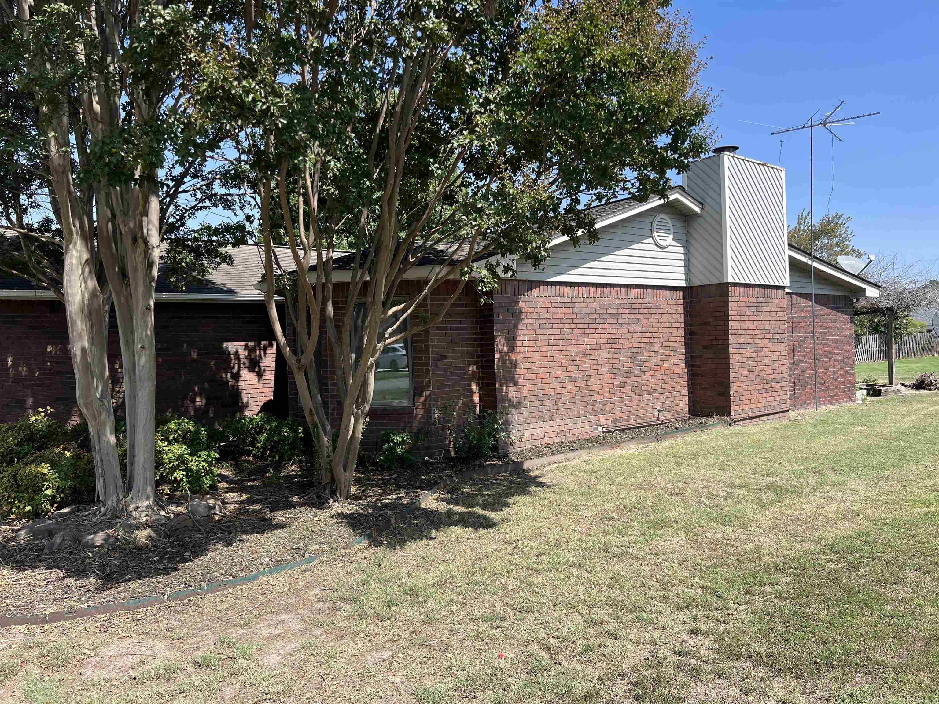1801 S Oak  Stuttgart, AR