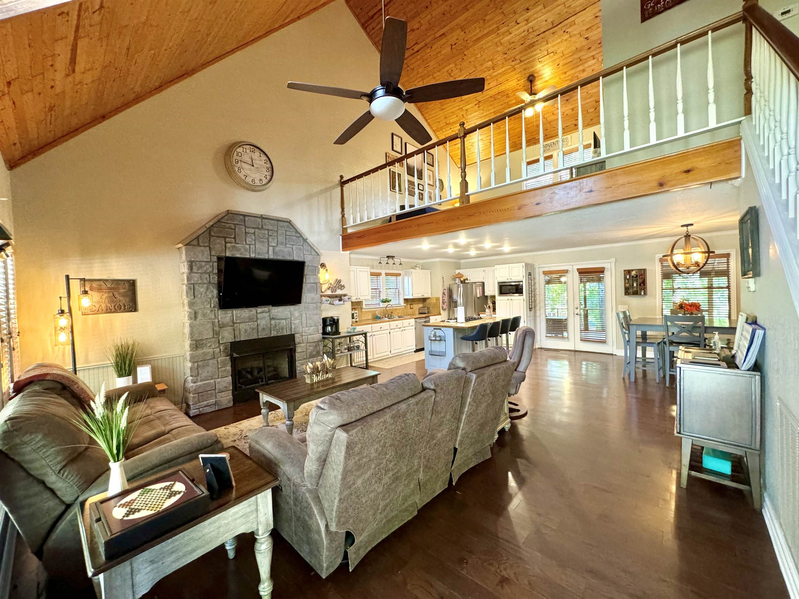 98  Garden Lane  Calico Rock, AR