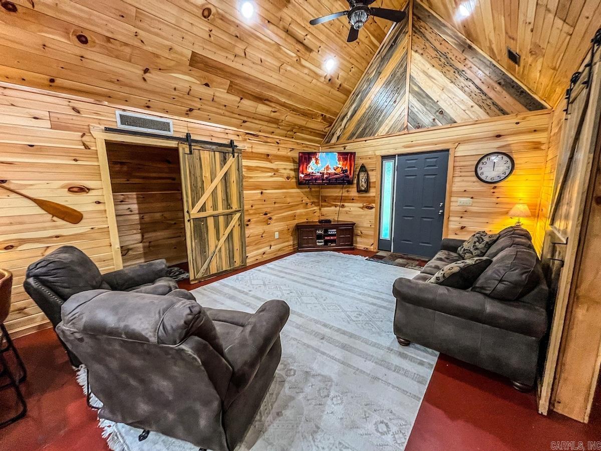 950  Cool Water Retreat  Mountain View, AR