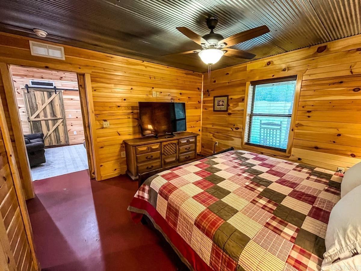 950  Cool Water Retreat  Mountain View, AR