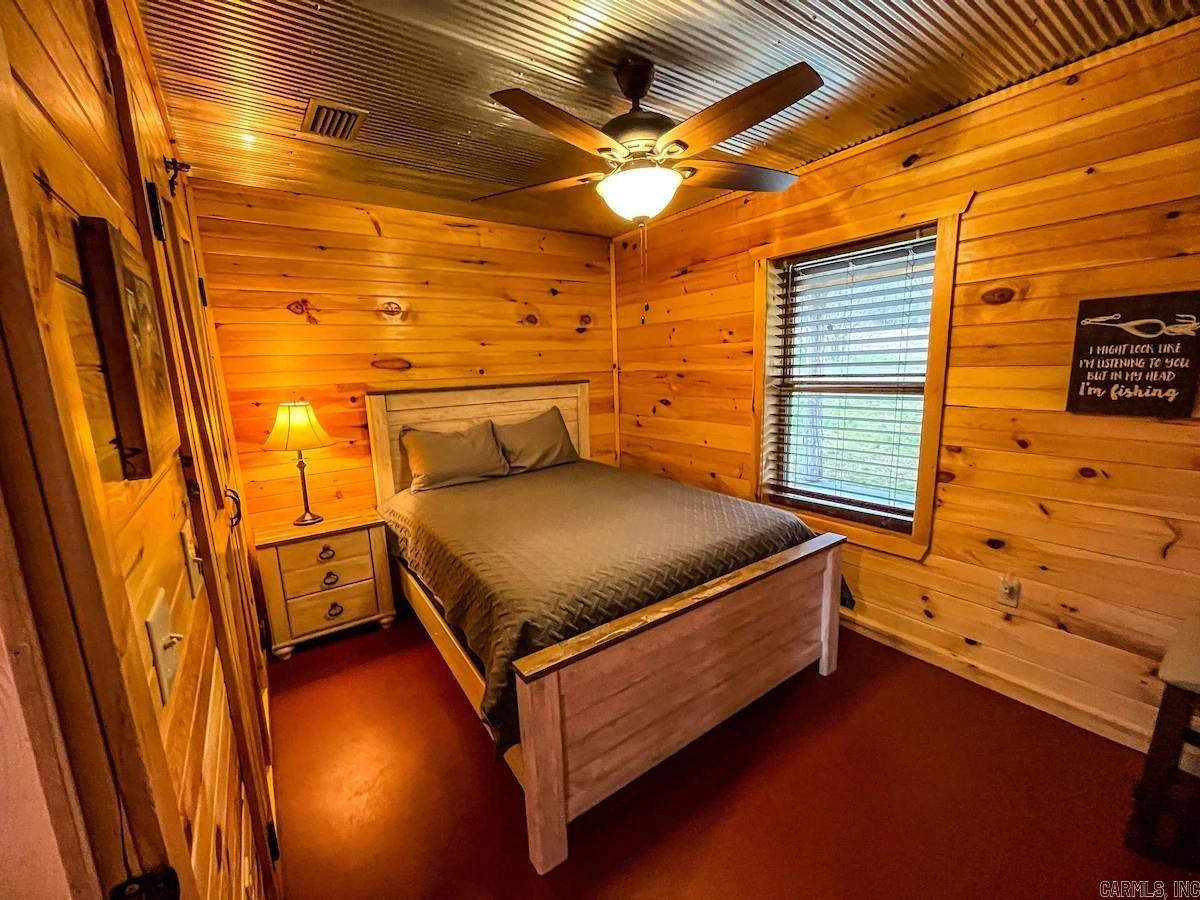 950  Cool Water Retreat  Mountain View, AR