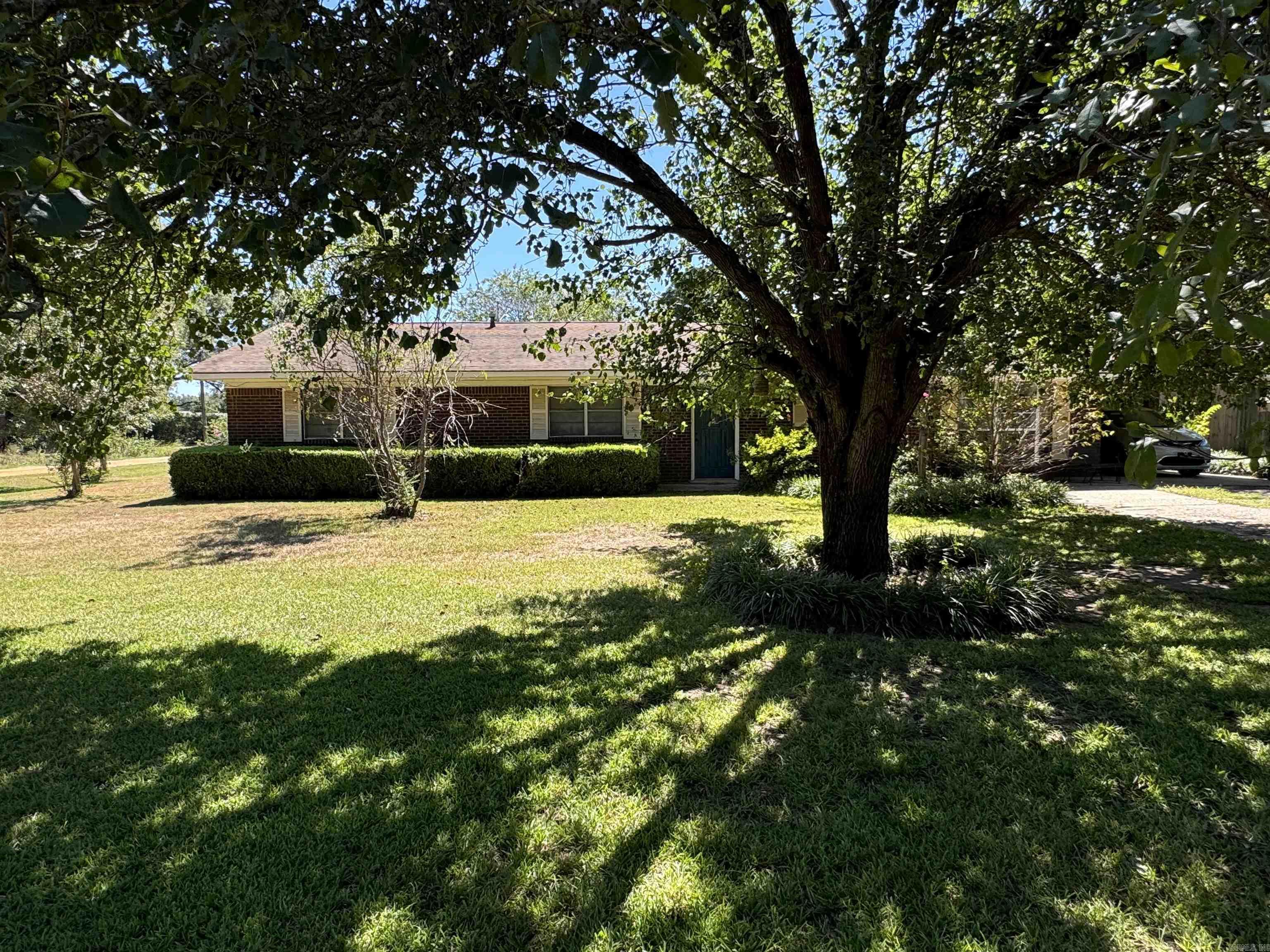 421 W Crabtree Lane