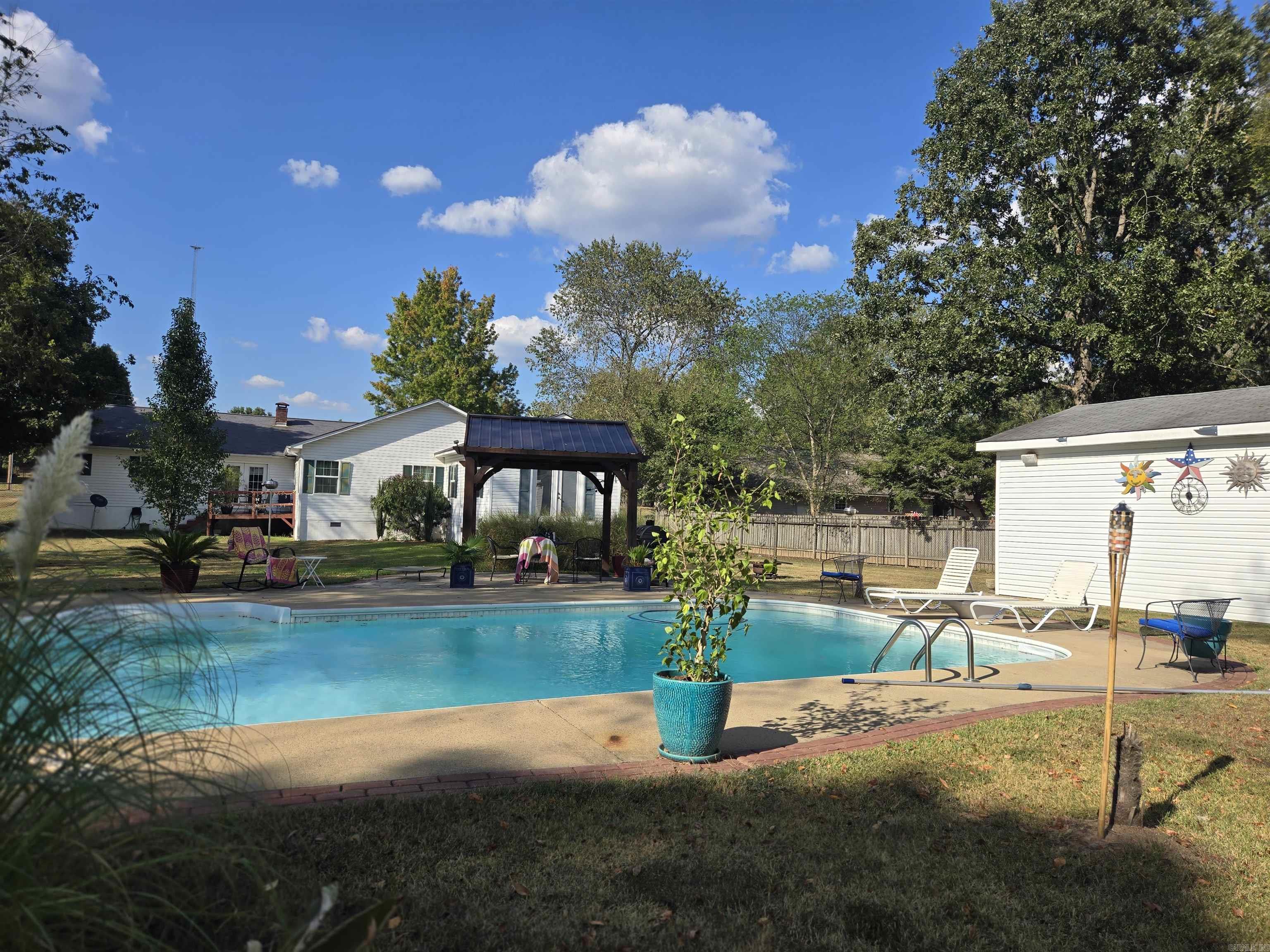 110  CIRCLE R COURT  Lakeside, AR
