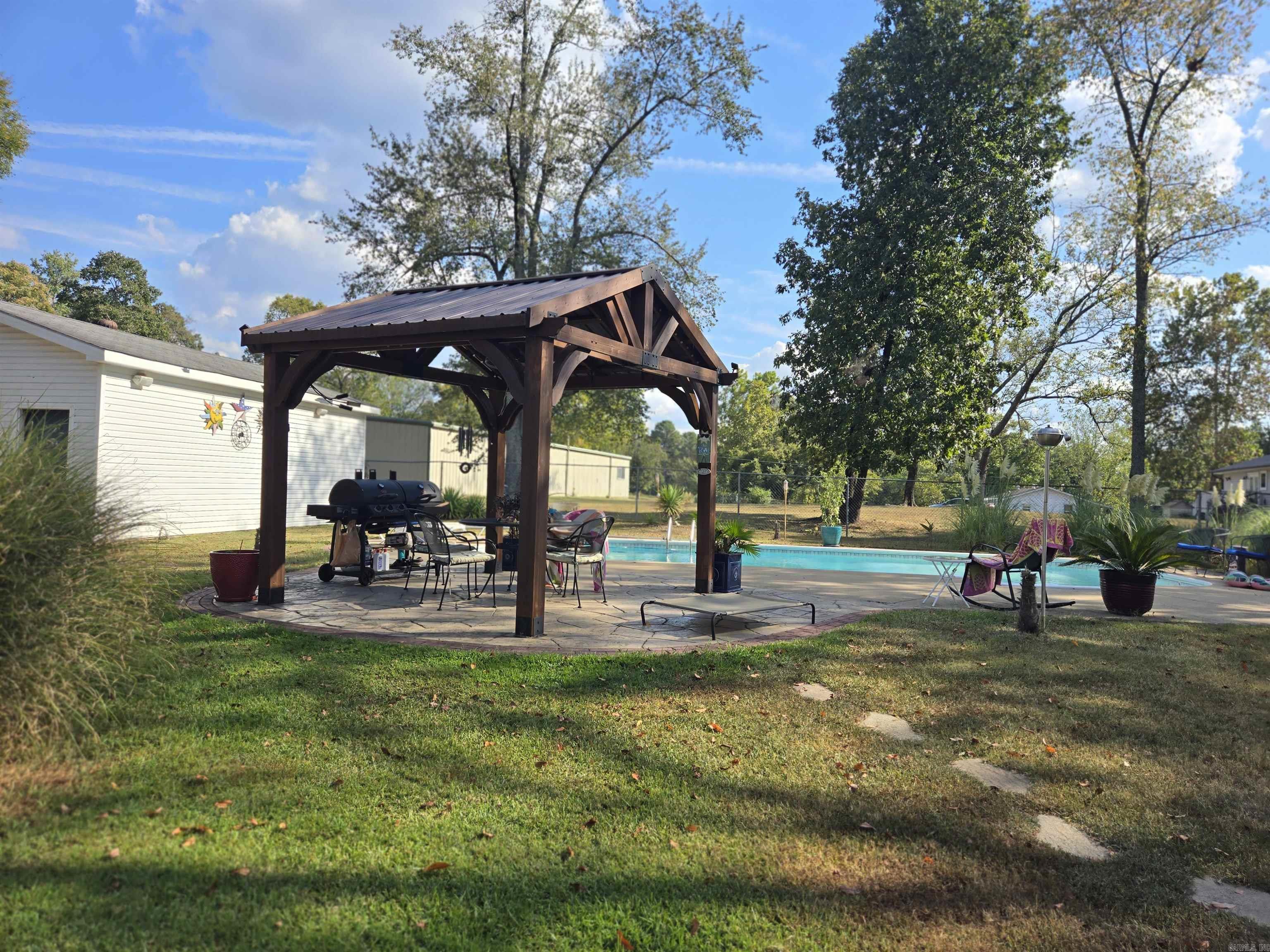 110  CIRCLE R COURT  Lakeside, AR