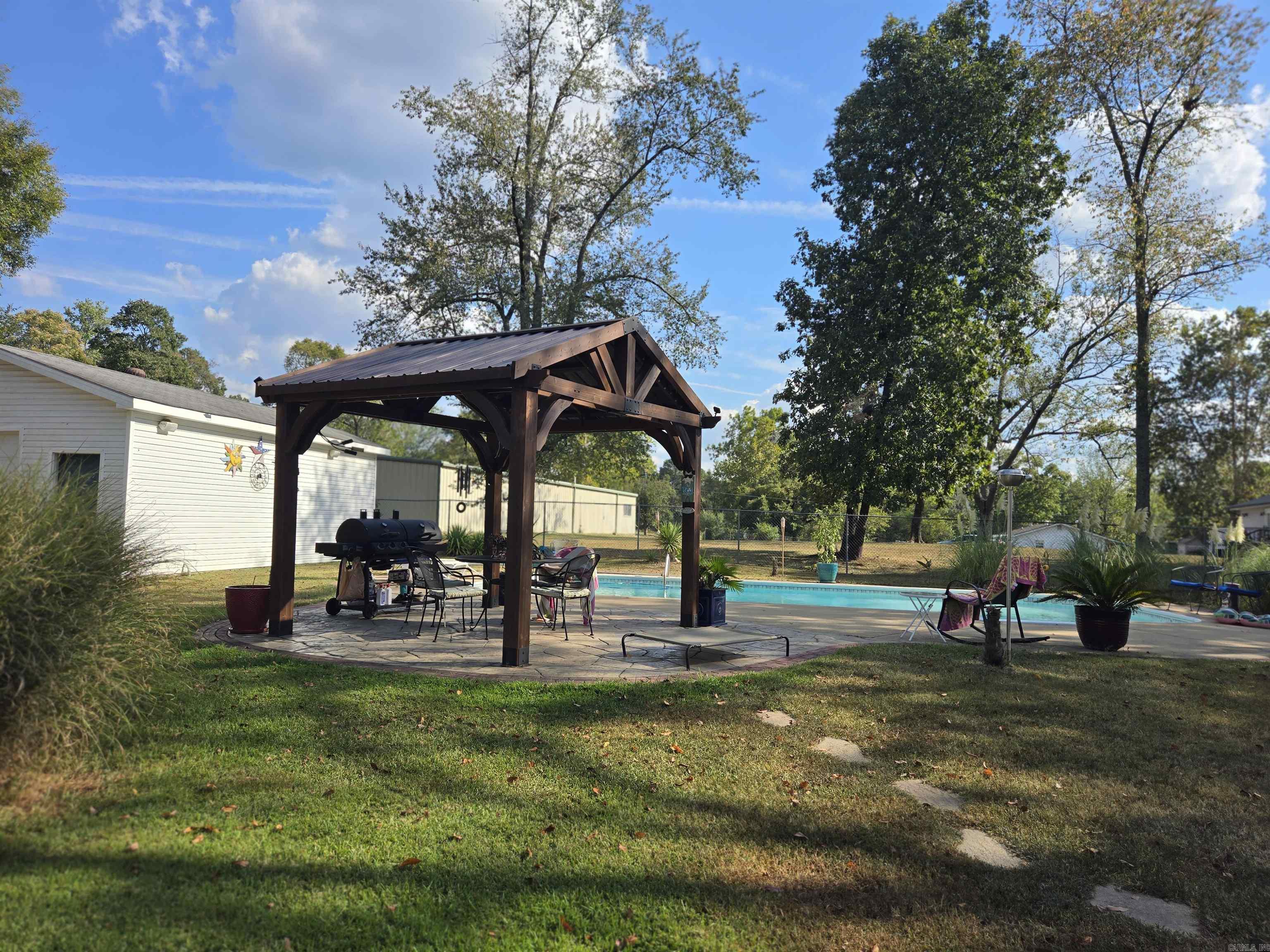 110  CIRCLE R COURT  Lakeside, AR