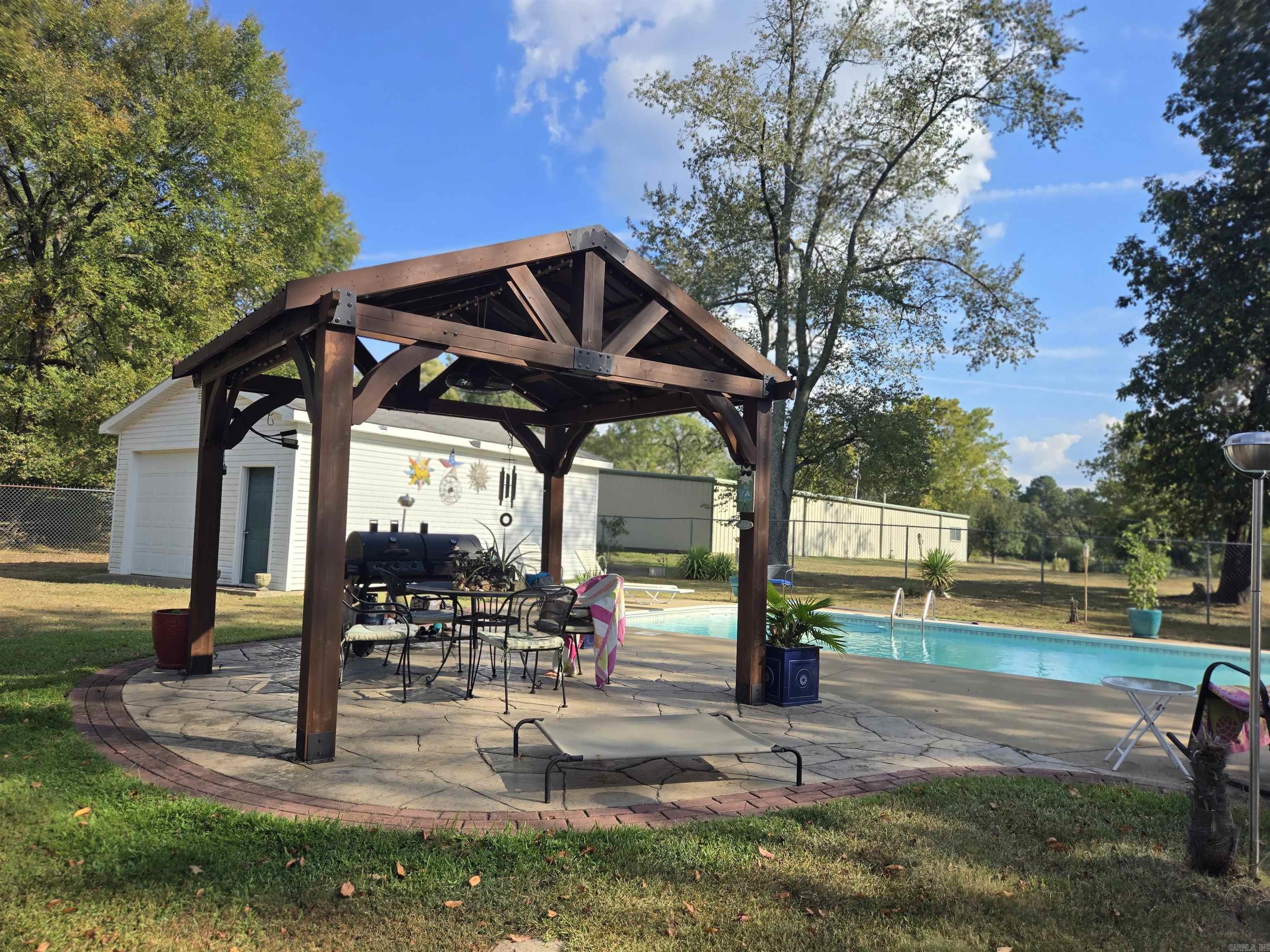 110  CIRCLE R COURT  Lakeside, AR