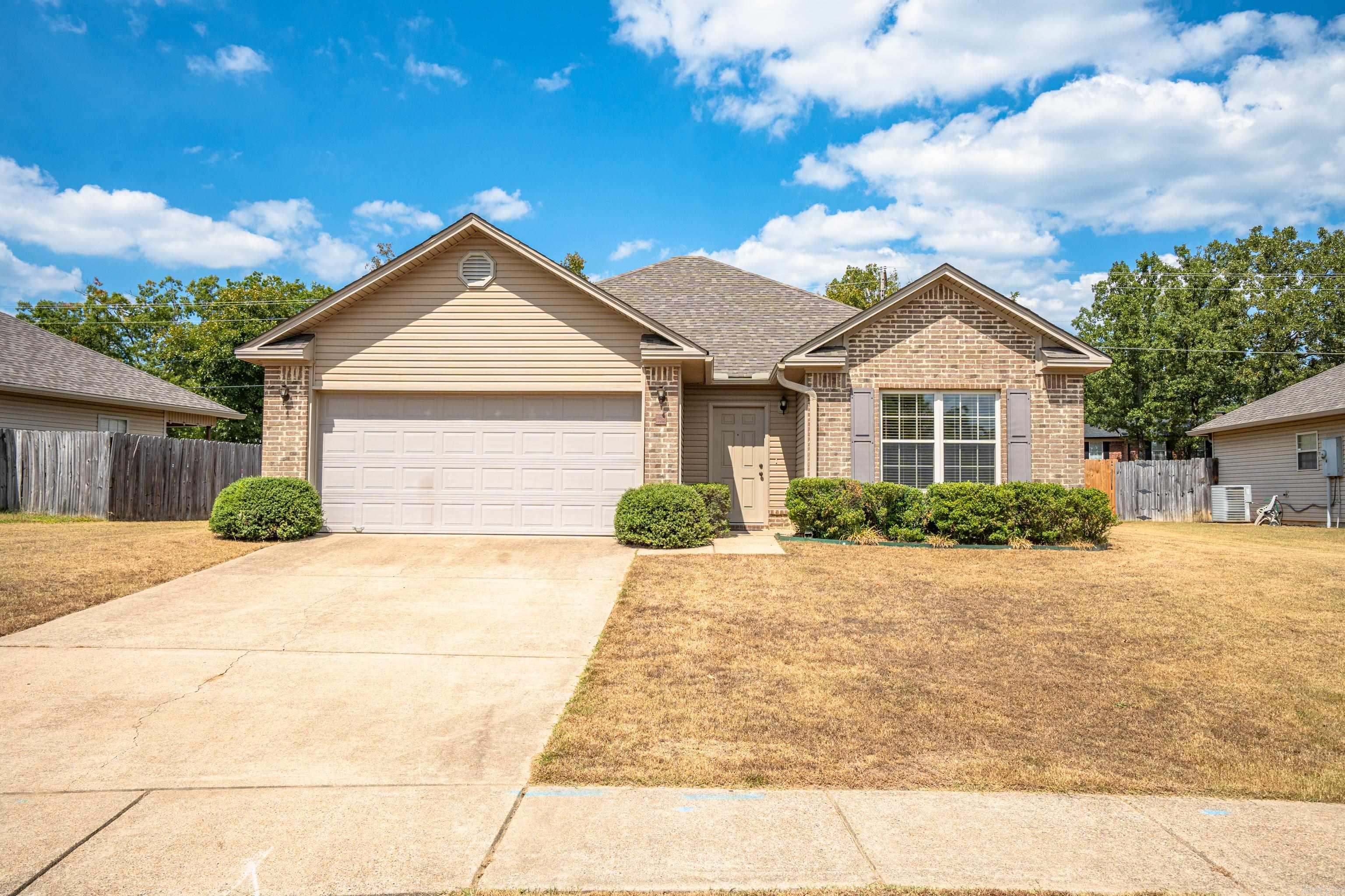 138  Durham  Hot Springs, AR