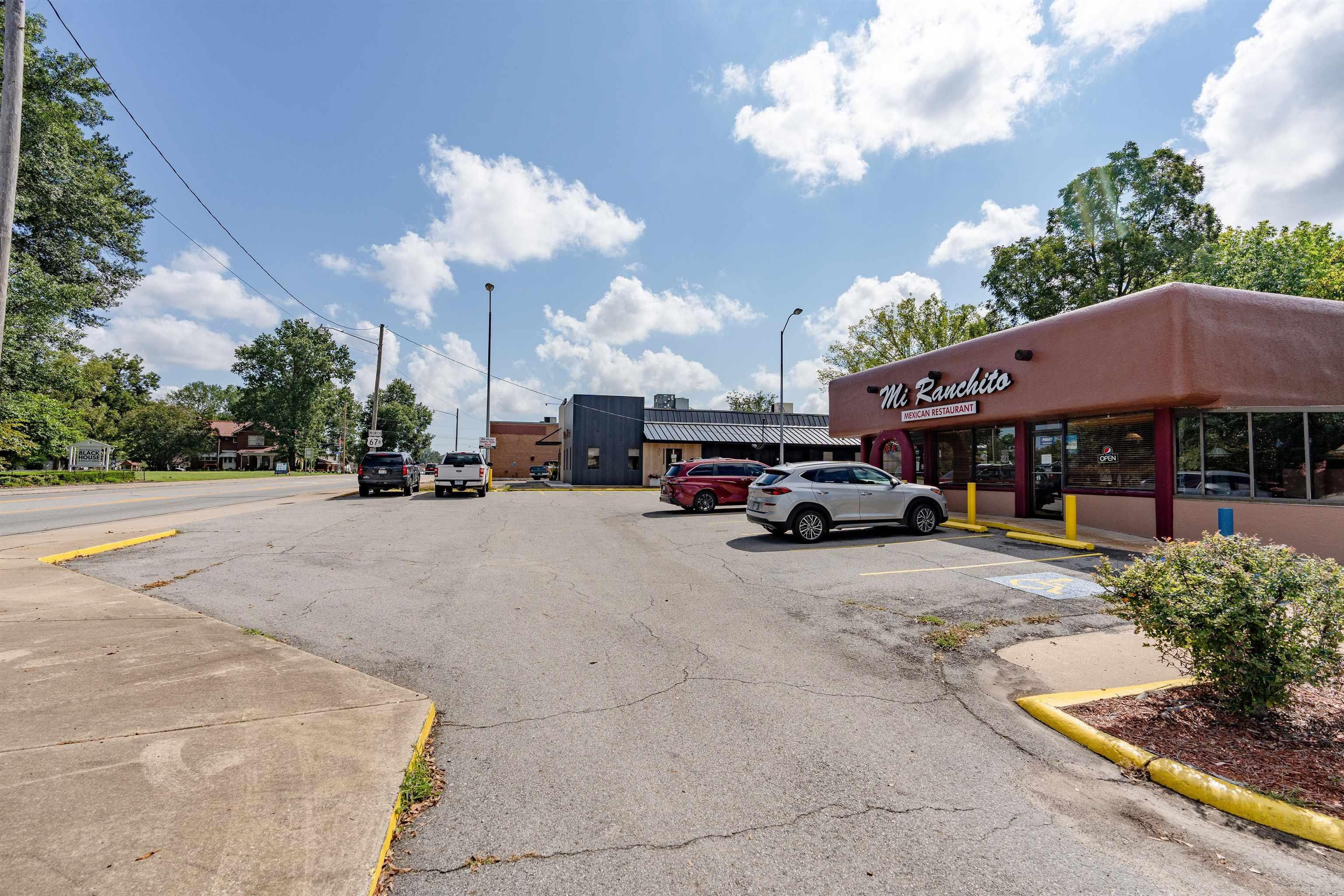 301 E Race  Searcy, AR
