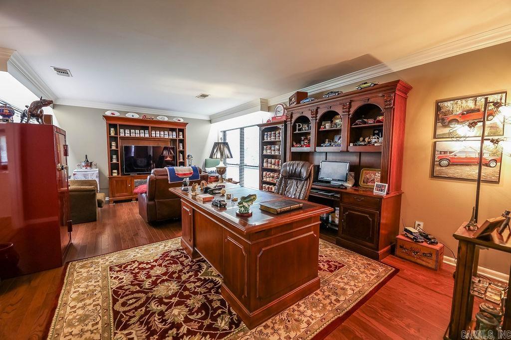 201 N Timberlane Dr