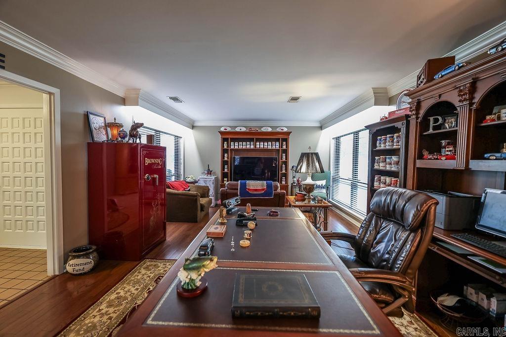 201 N Timberlane Dr