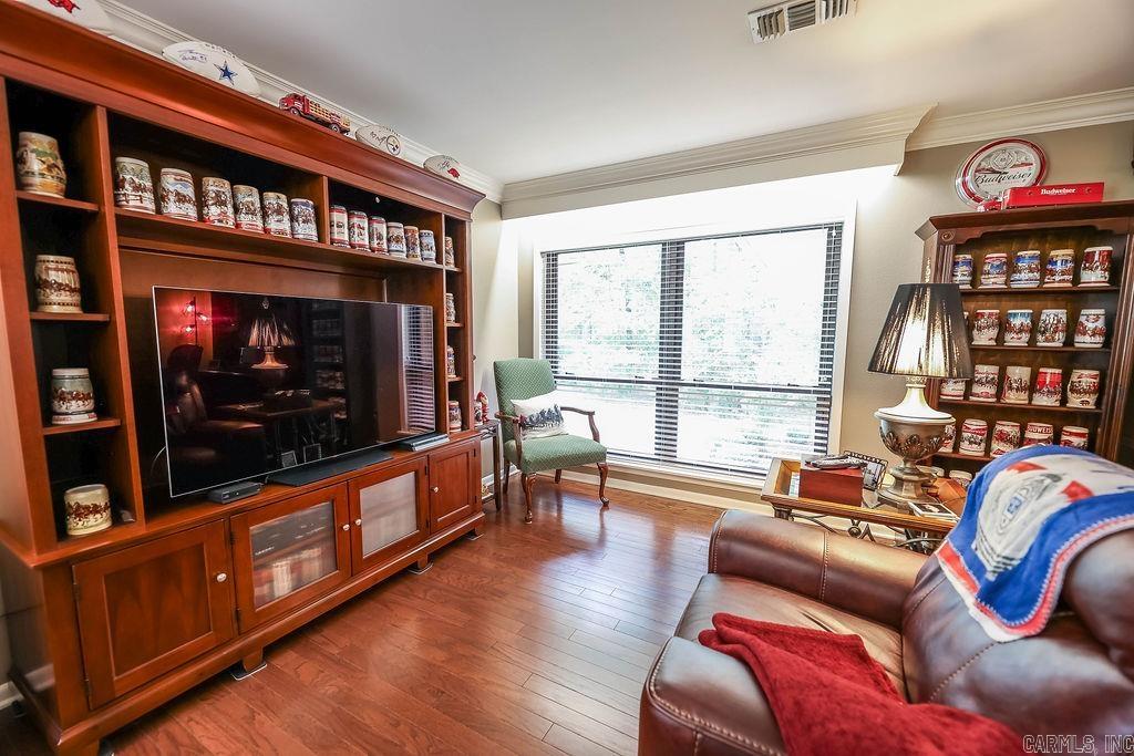 201 N Timberlane Dr