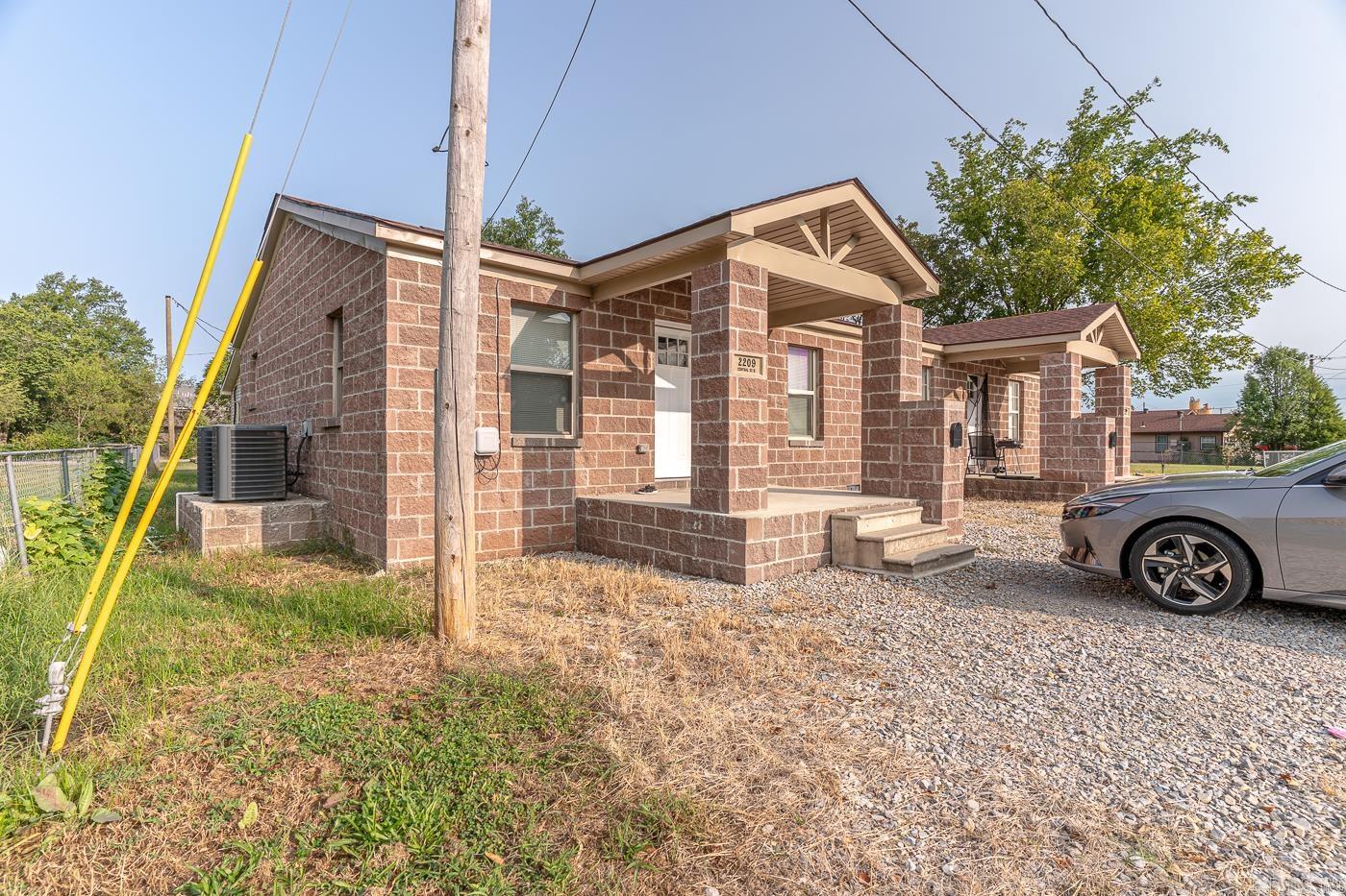 2209  Central  Jonesboro, AR