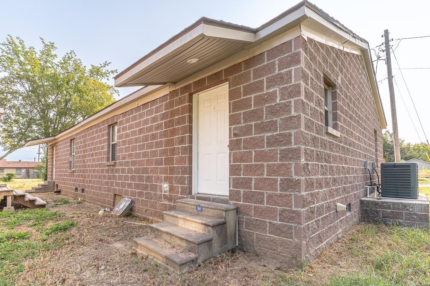 2209  Central  Jonesboro, AR