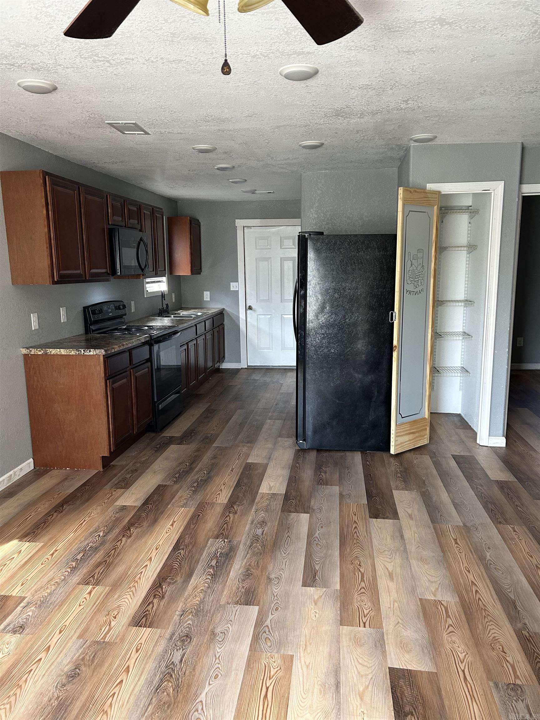 2209  Central  Jonesboro, AR