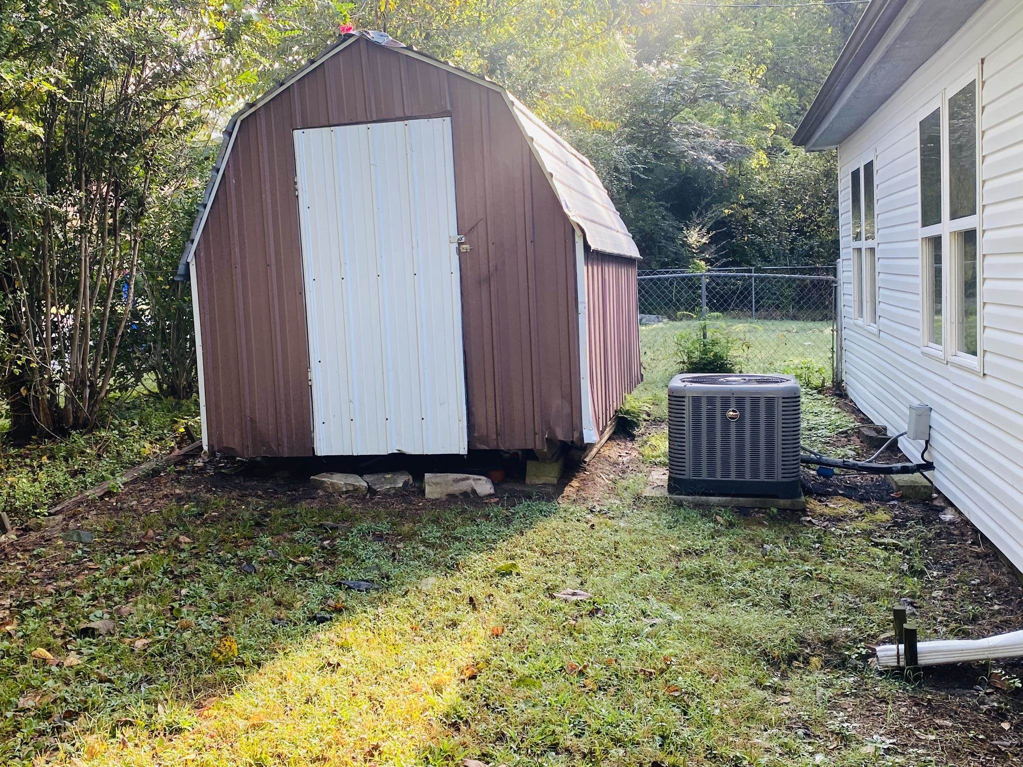 215 N Lunen  Melbourne, AR