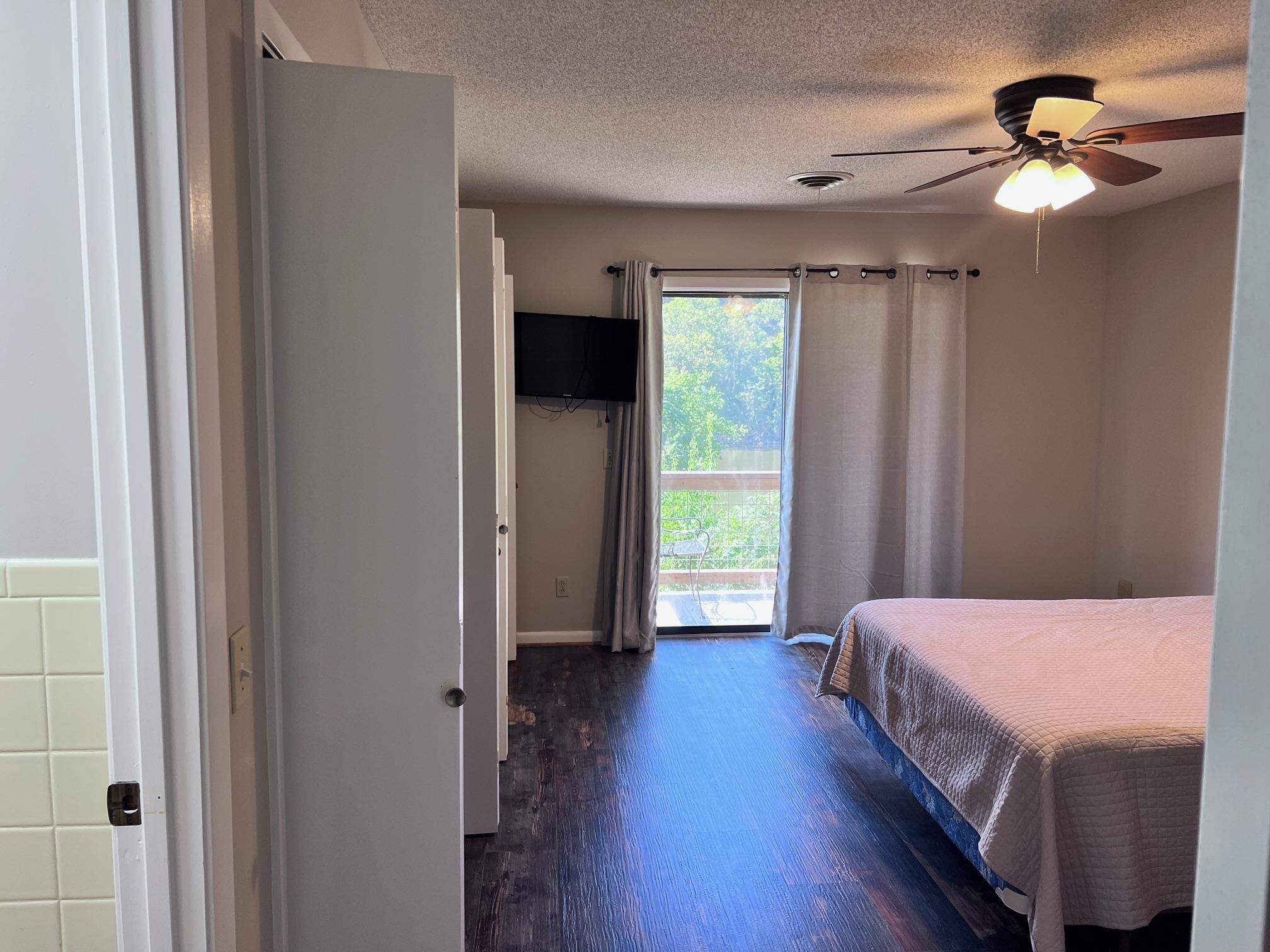 236 N Riverview  Mountain View, AR