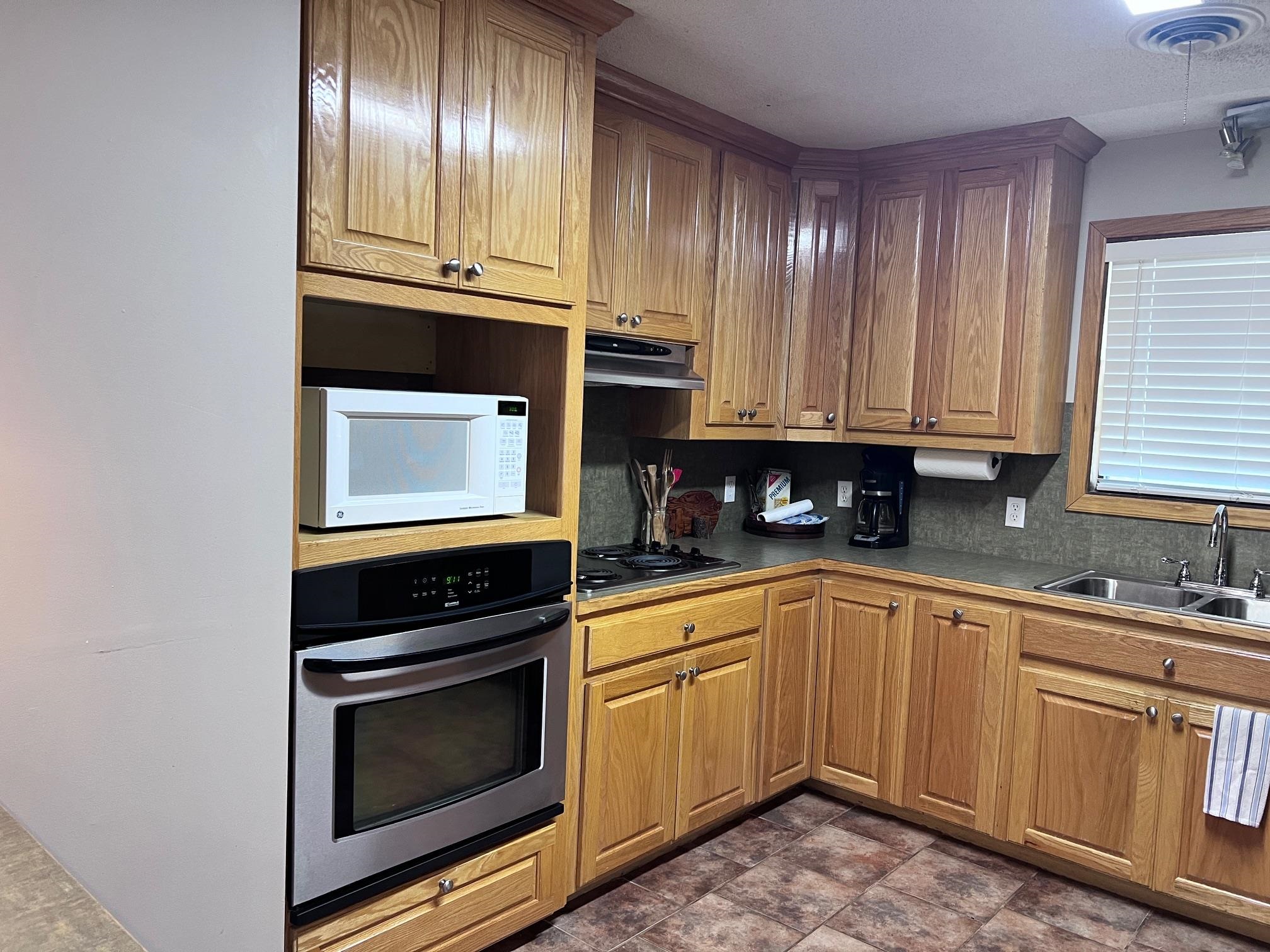 236 N Riverview  Mountain View, AR