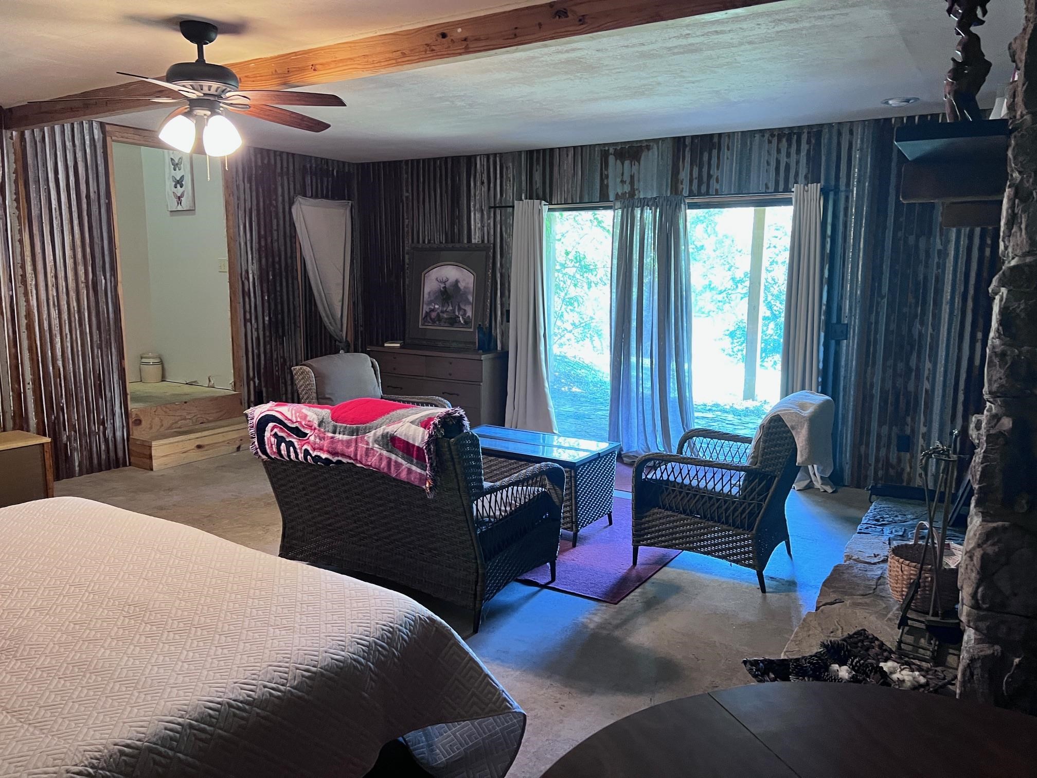 236 N Riverview  Mountain View, AR