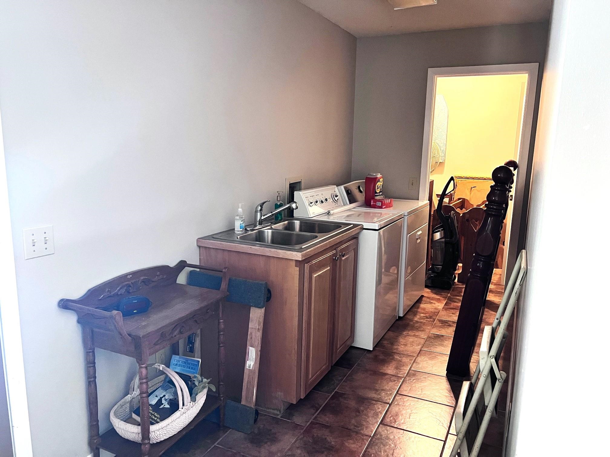 236 N Riverview  Mountain View, AR