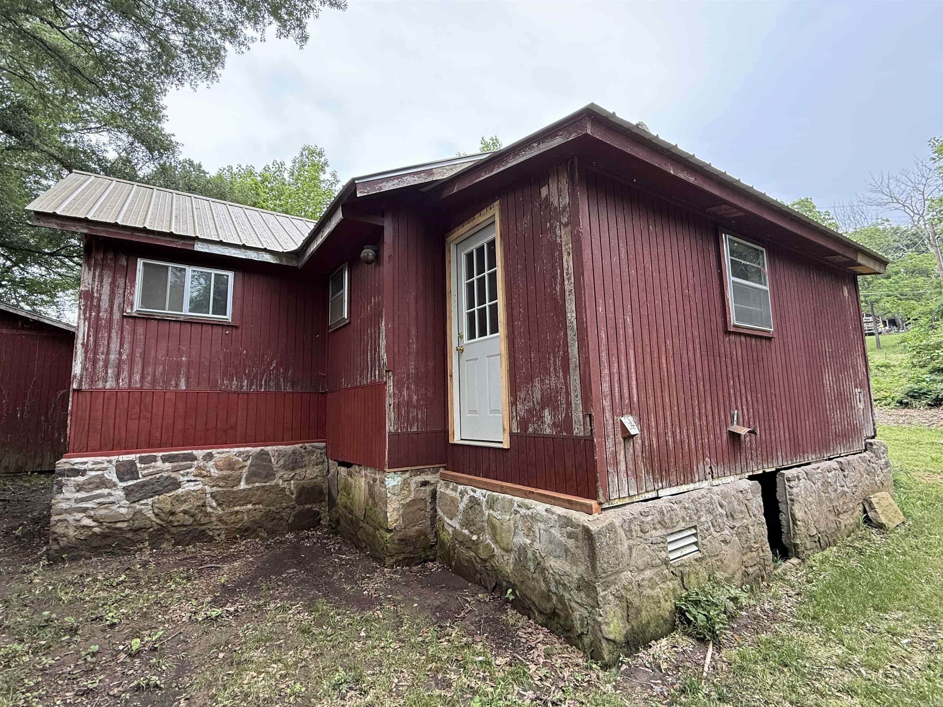 9757 Hwy 16 E  Shirley, AR