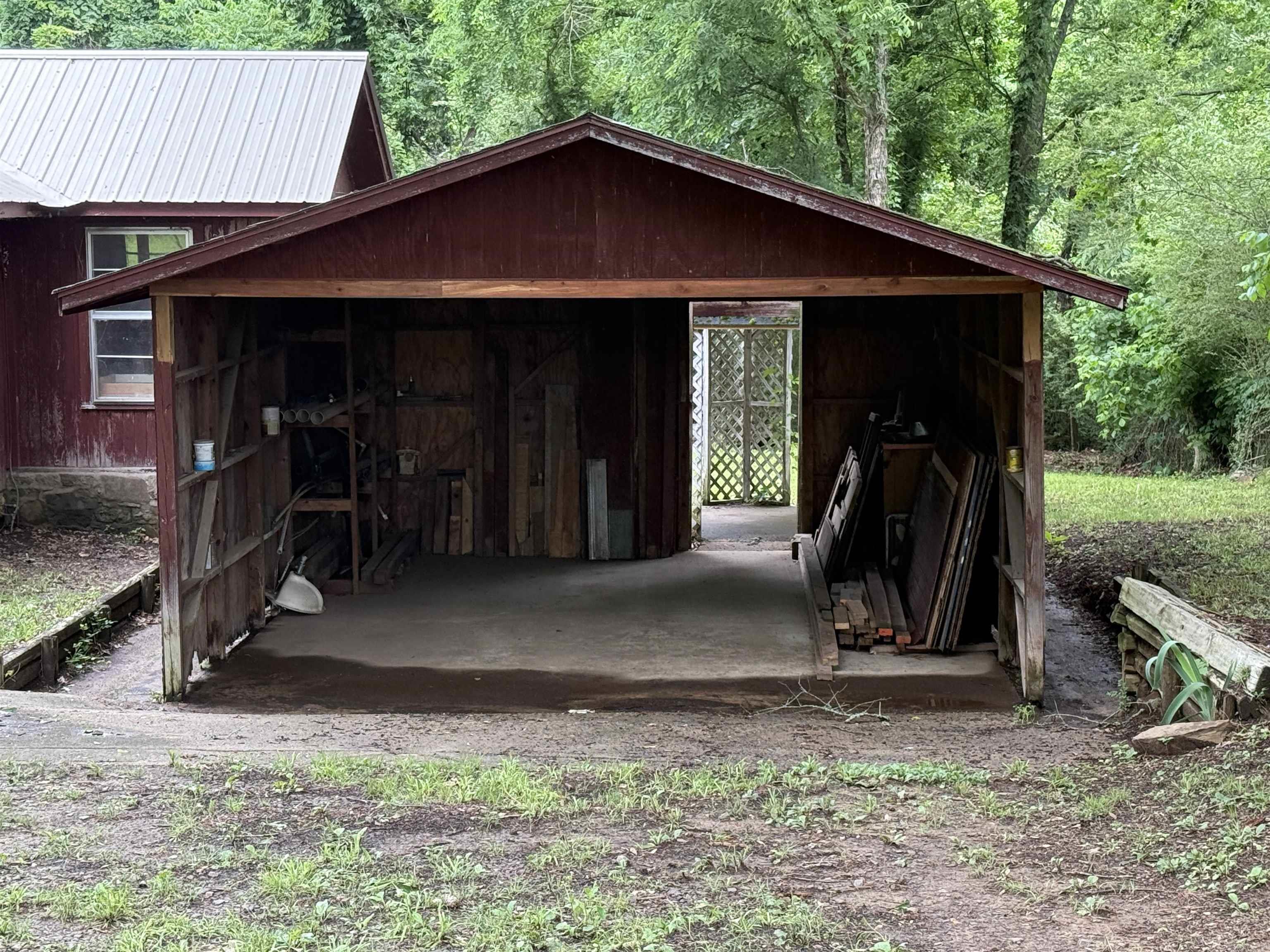 9757 Hwy 16 E  Shirley, AR