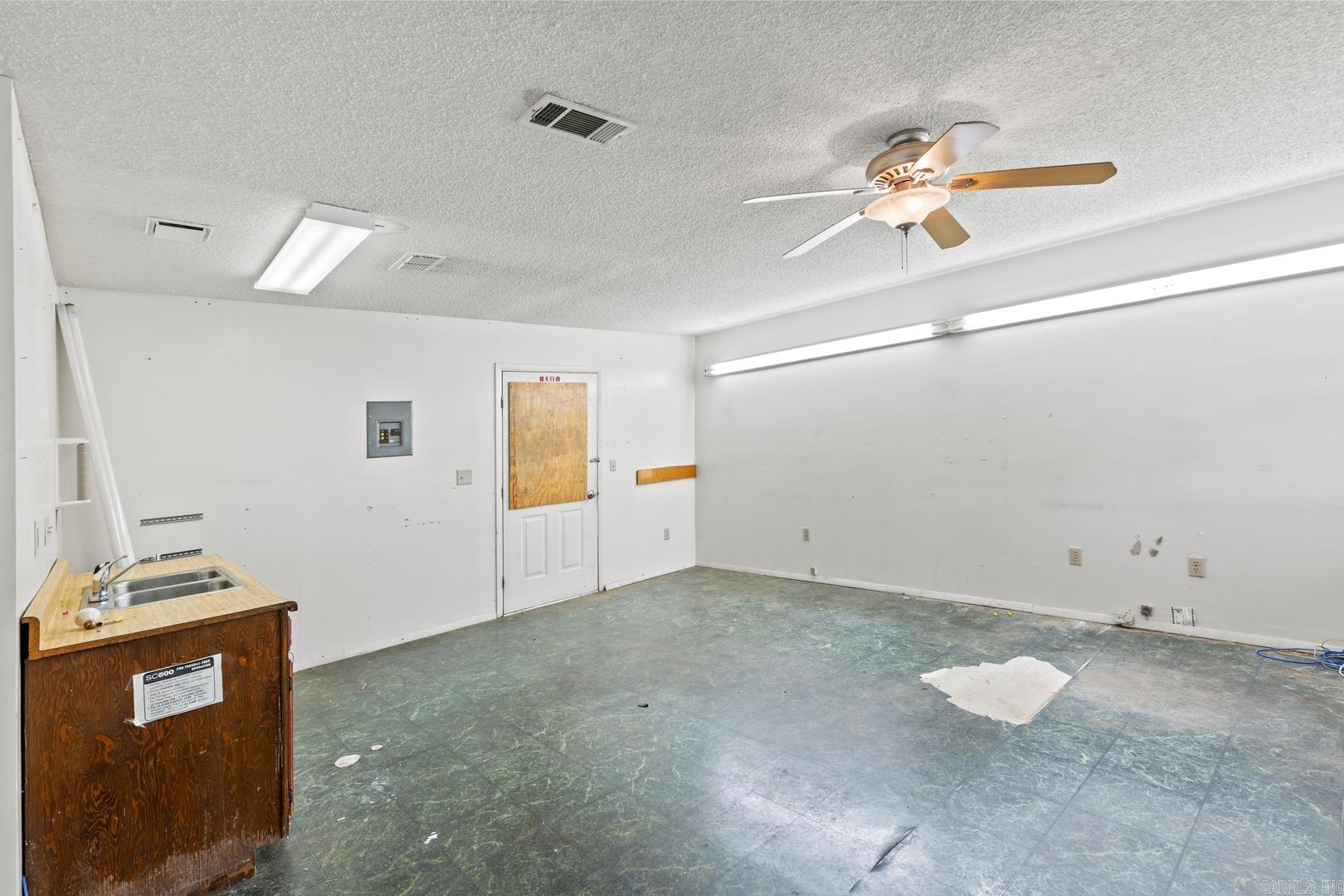 2209  Hwy 71 N  Mena, AR