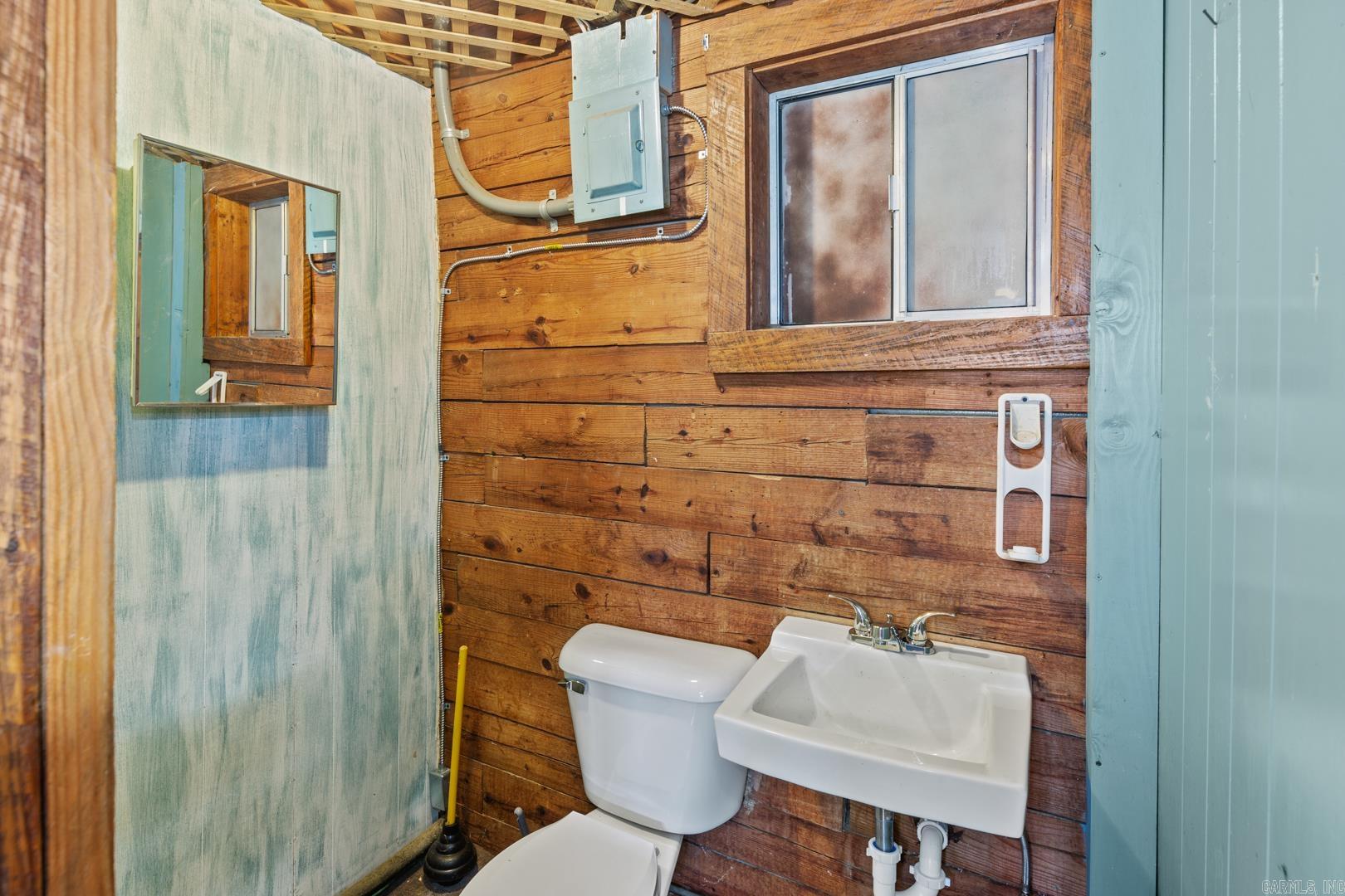2209  Hwy 71 N  Mena, AR