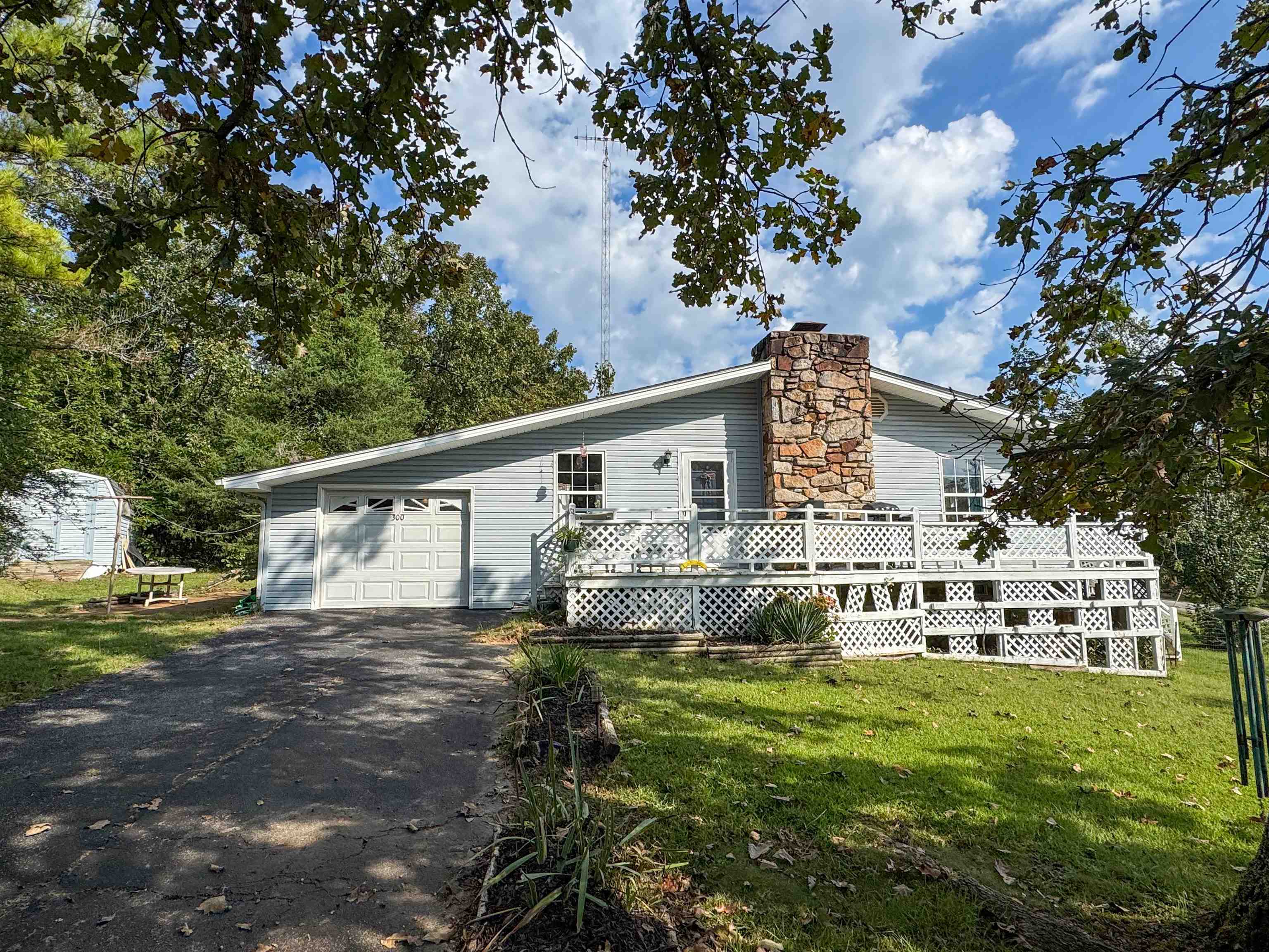 300  Fairway Dr  Horseshoe Bend, AR