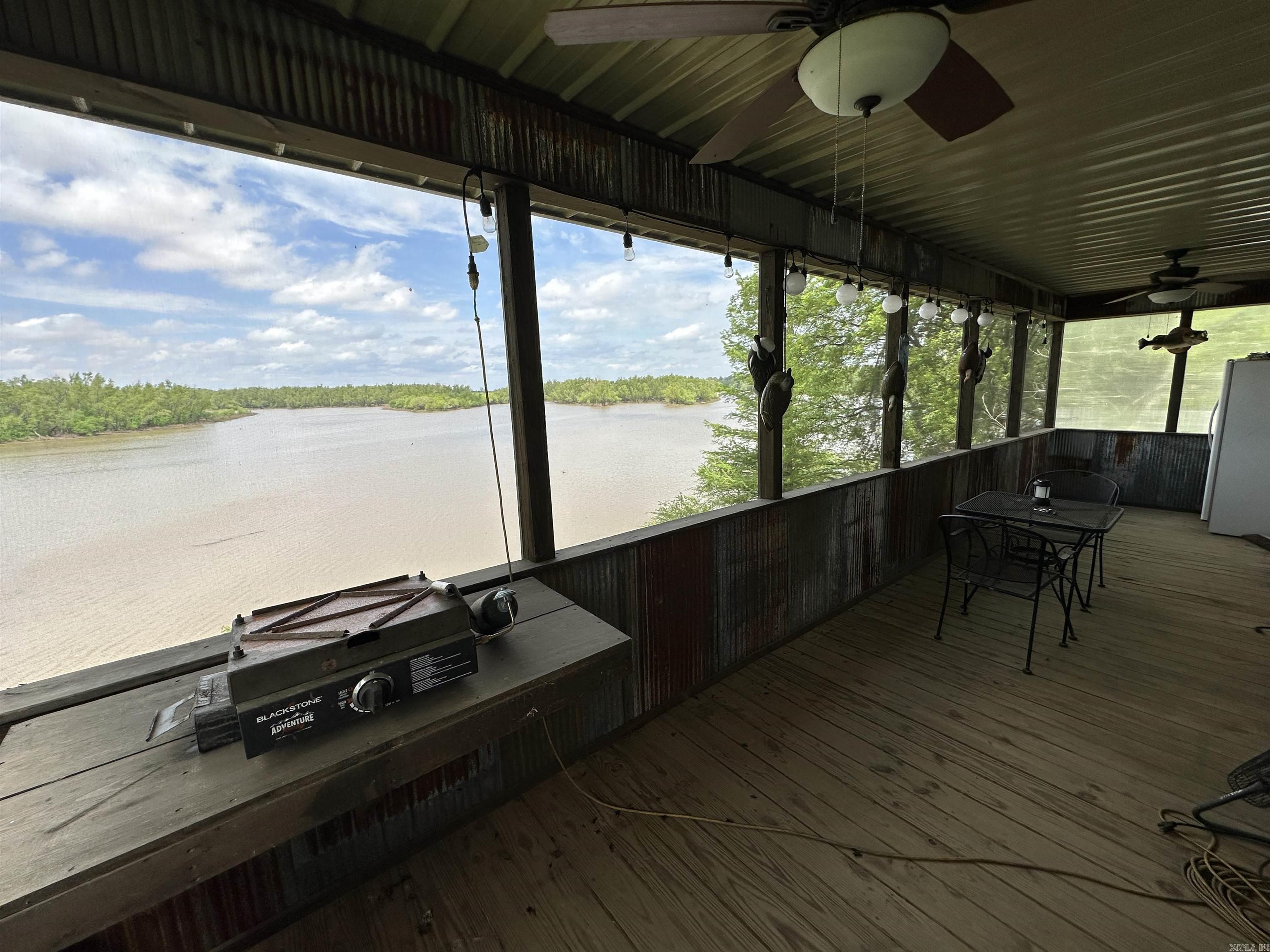 12704  Acorn  Reydell, AR
