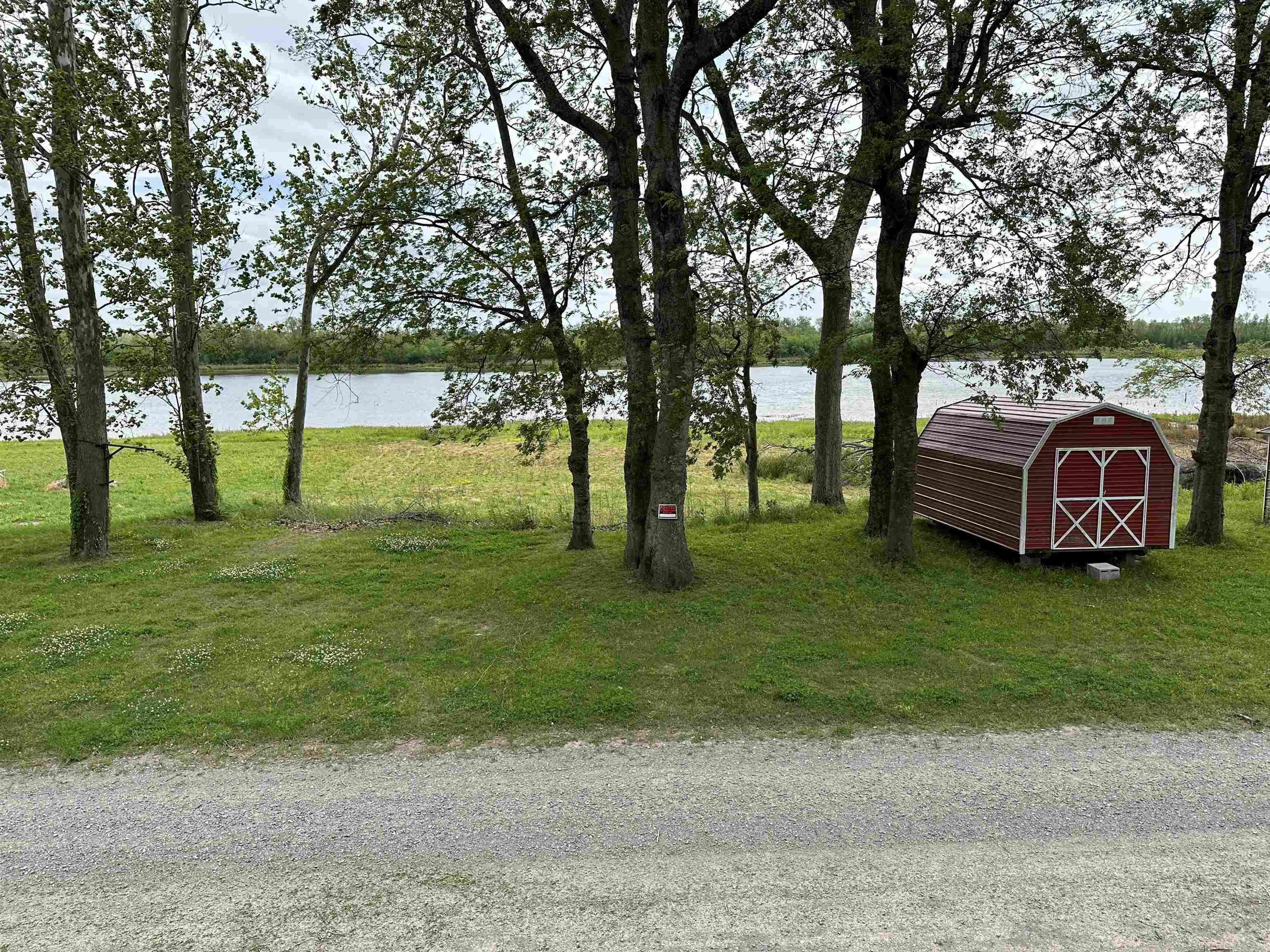 12704  Acorn  Reydell, AR