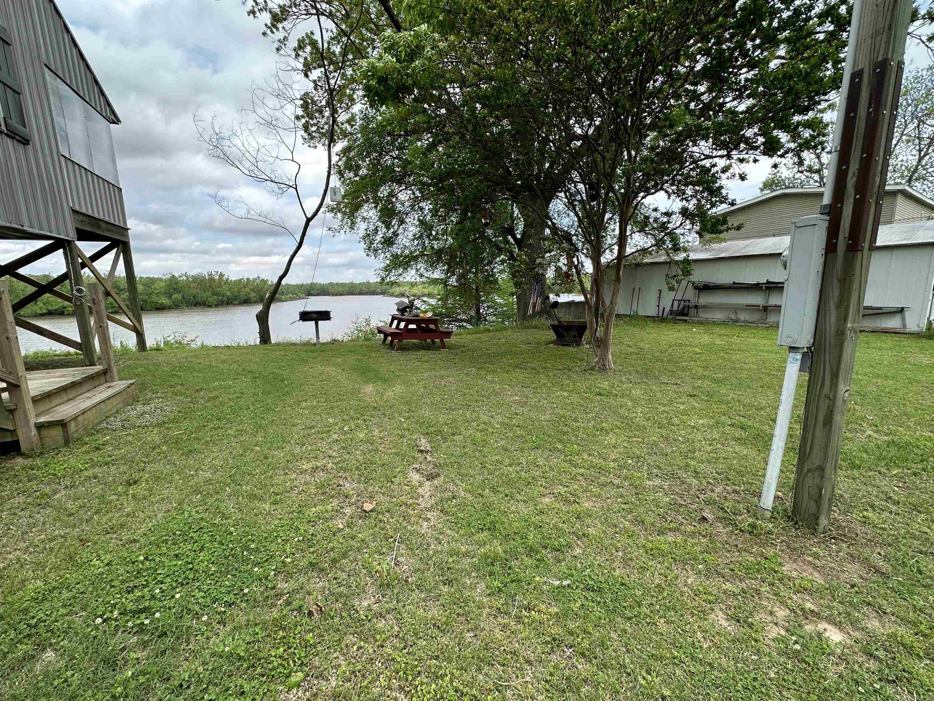 12704  Acorn  Reydell, AR