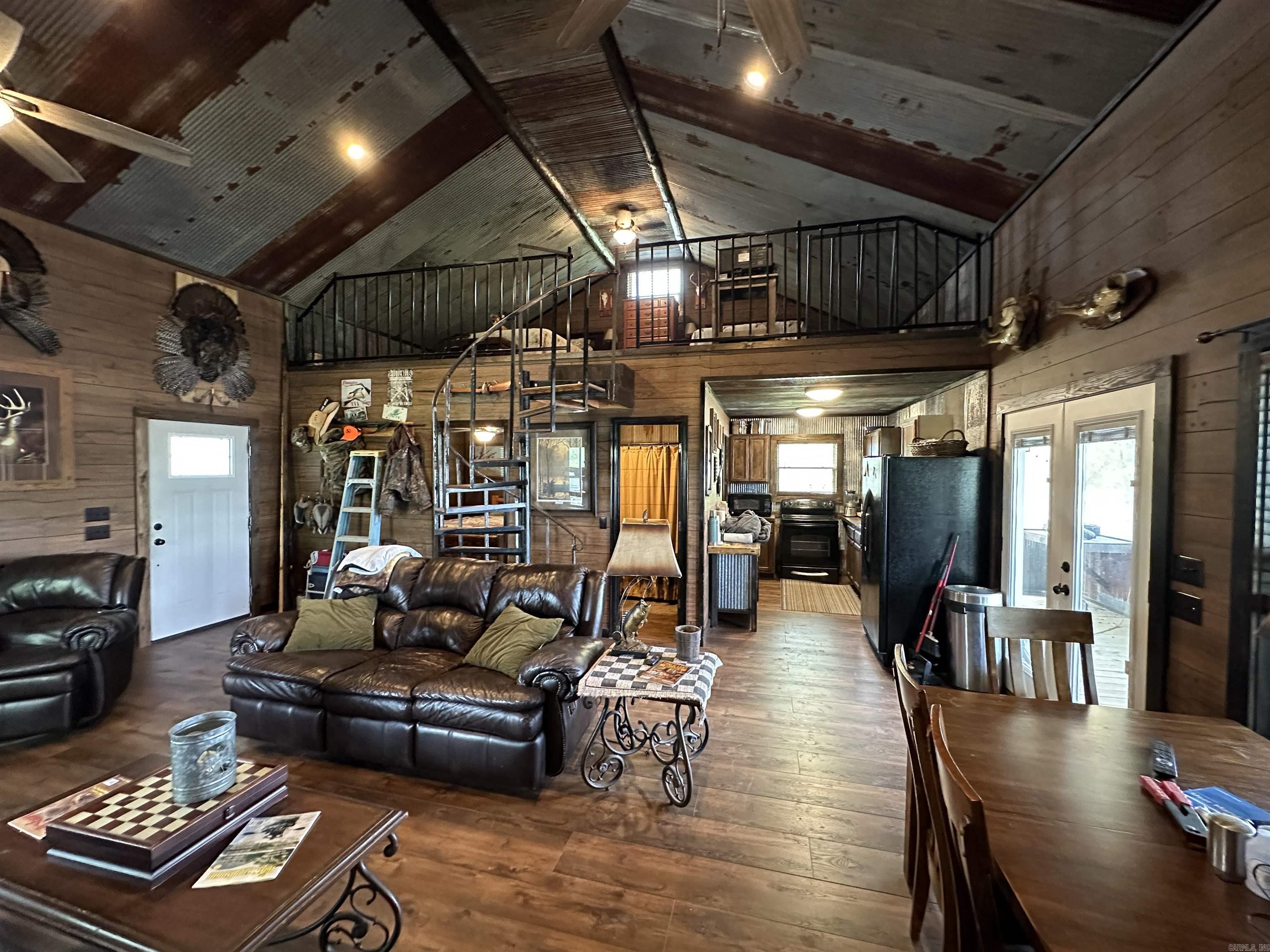 12704  Acorn  Reydell, AR
