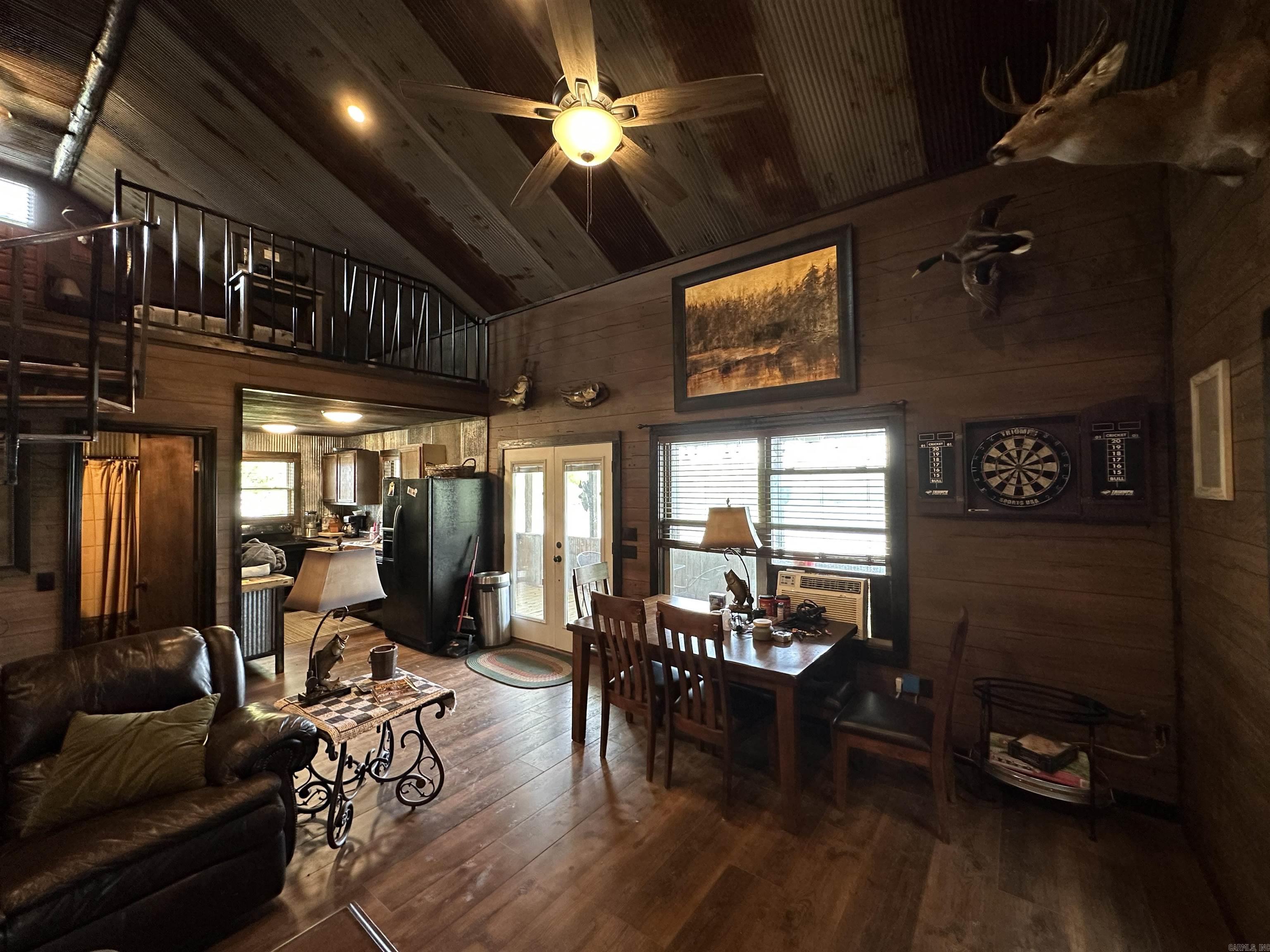 12704  Acorn  Reydell, AR