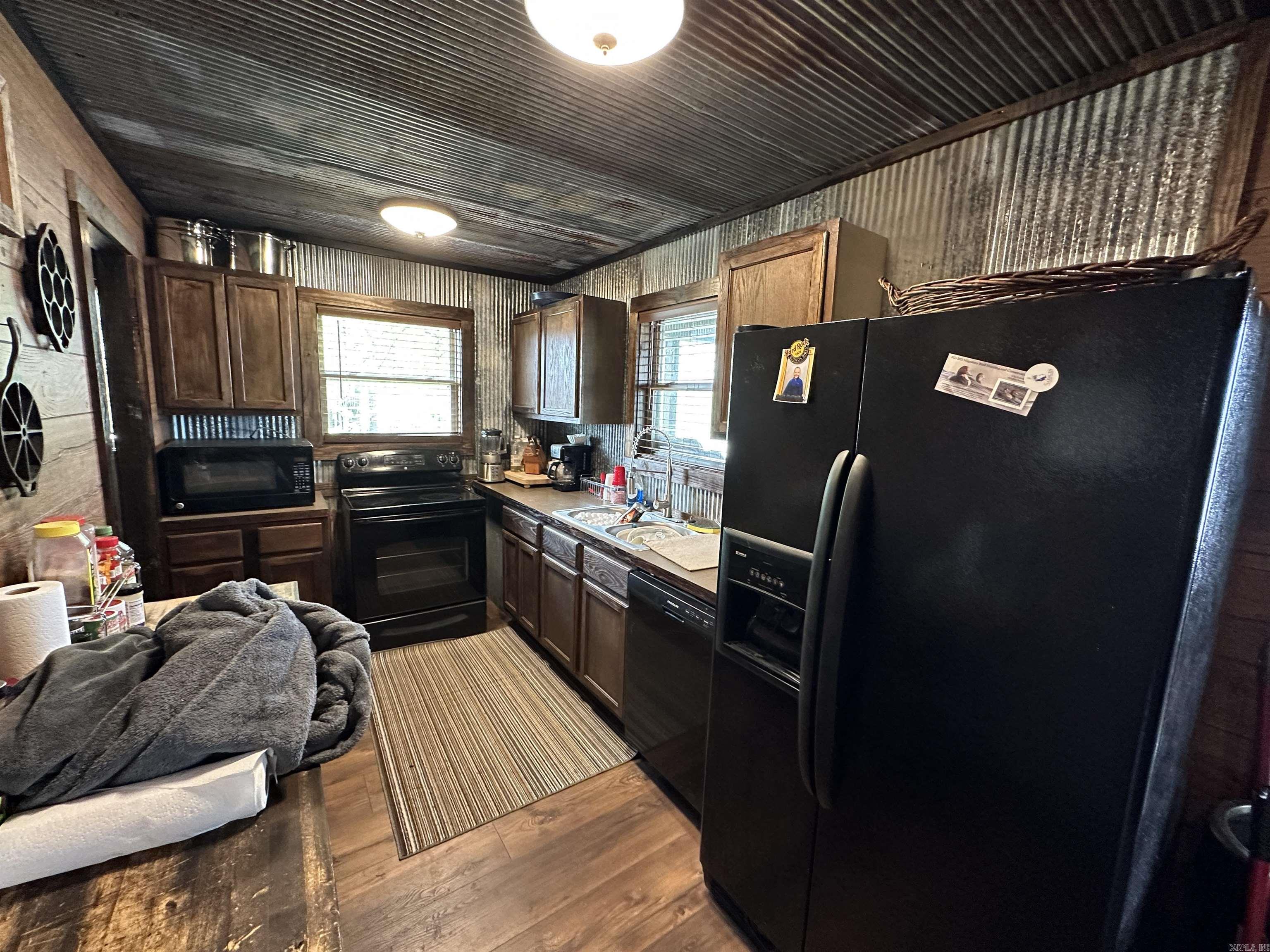 12704  Acorn  Reydell, AR