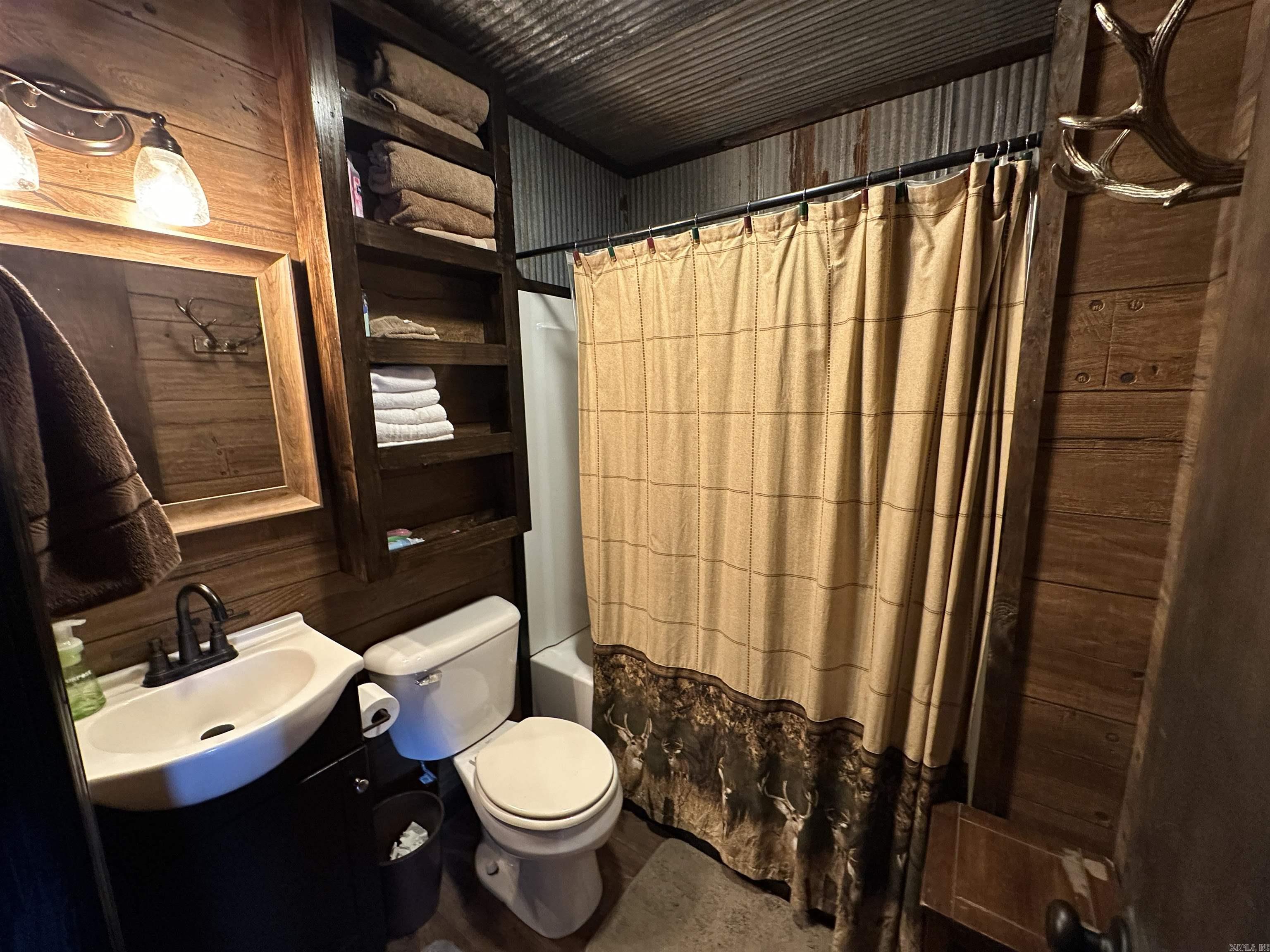 12704  Acorn  Reydell, AR
