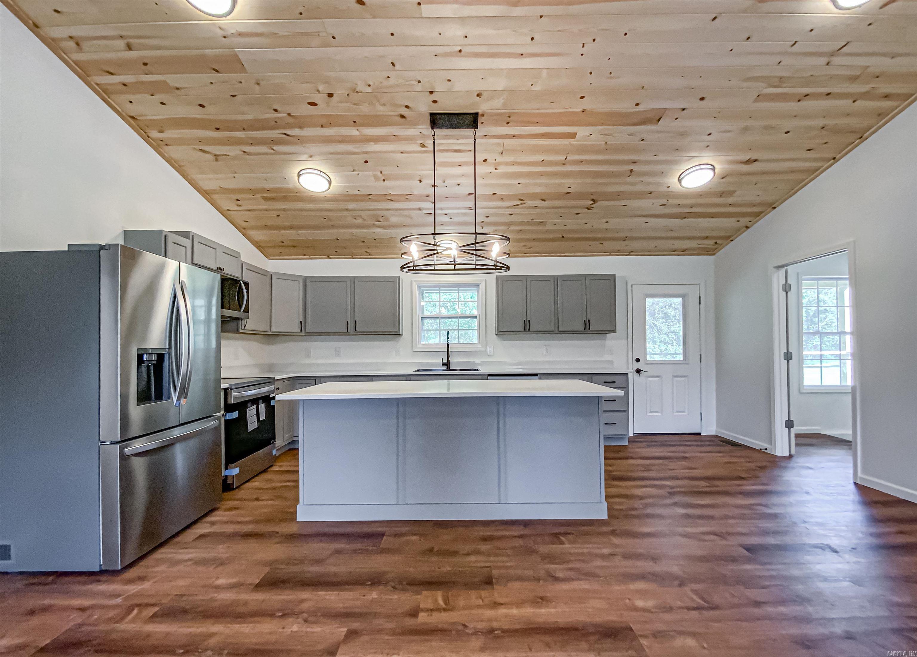 346  Crocket  Norfork, AR