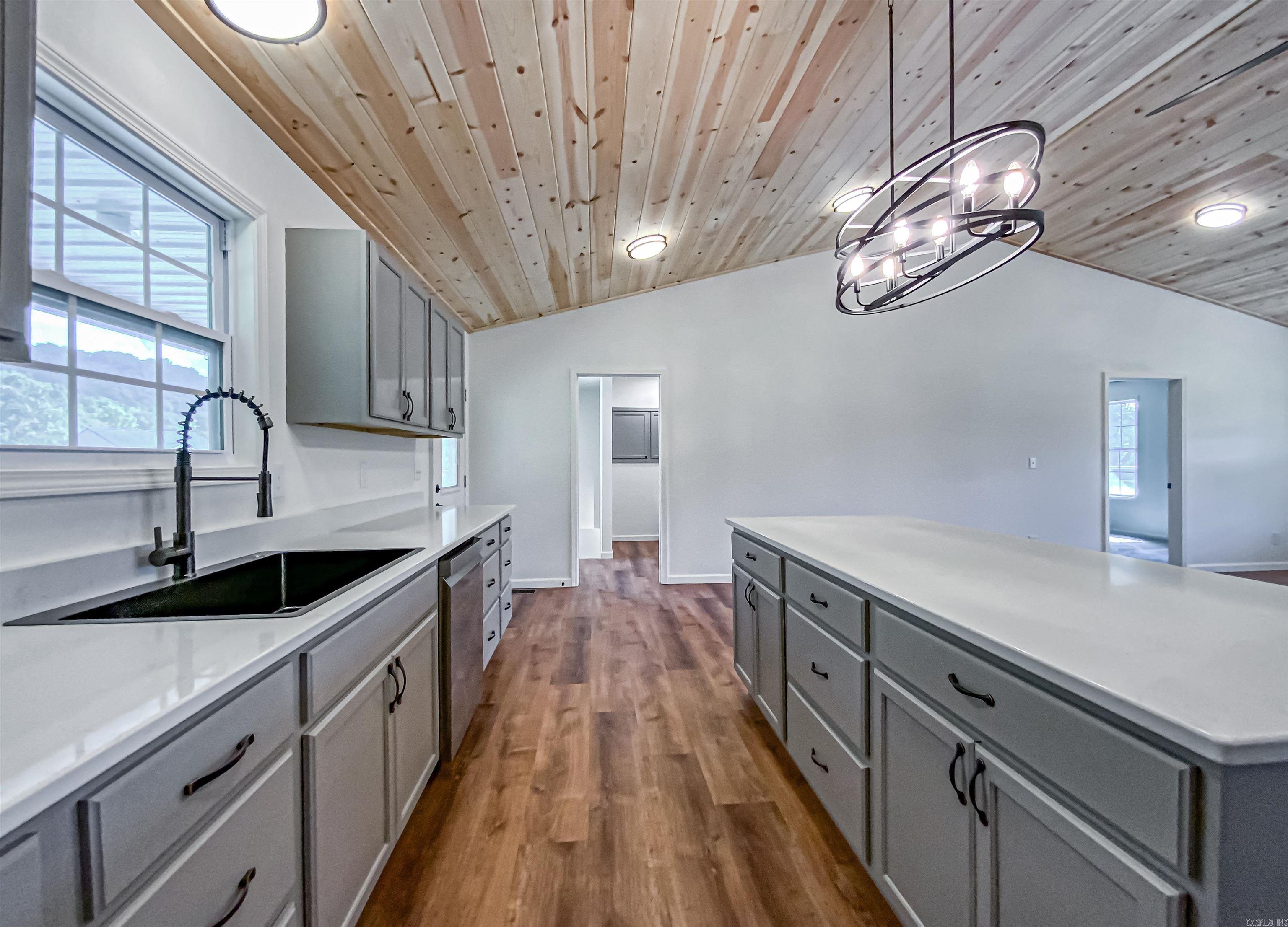 346  Crocket  Norfork, AR