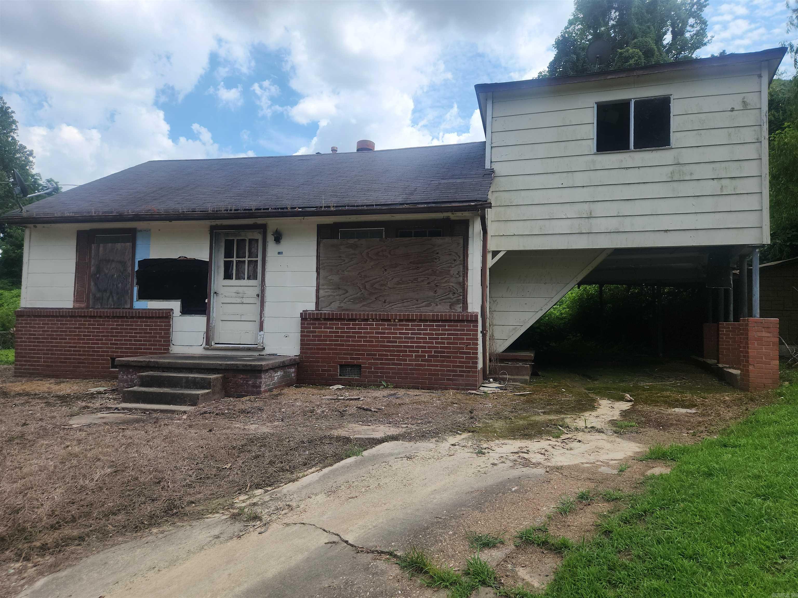 133  Spruce  Helena, AR
