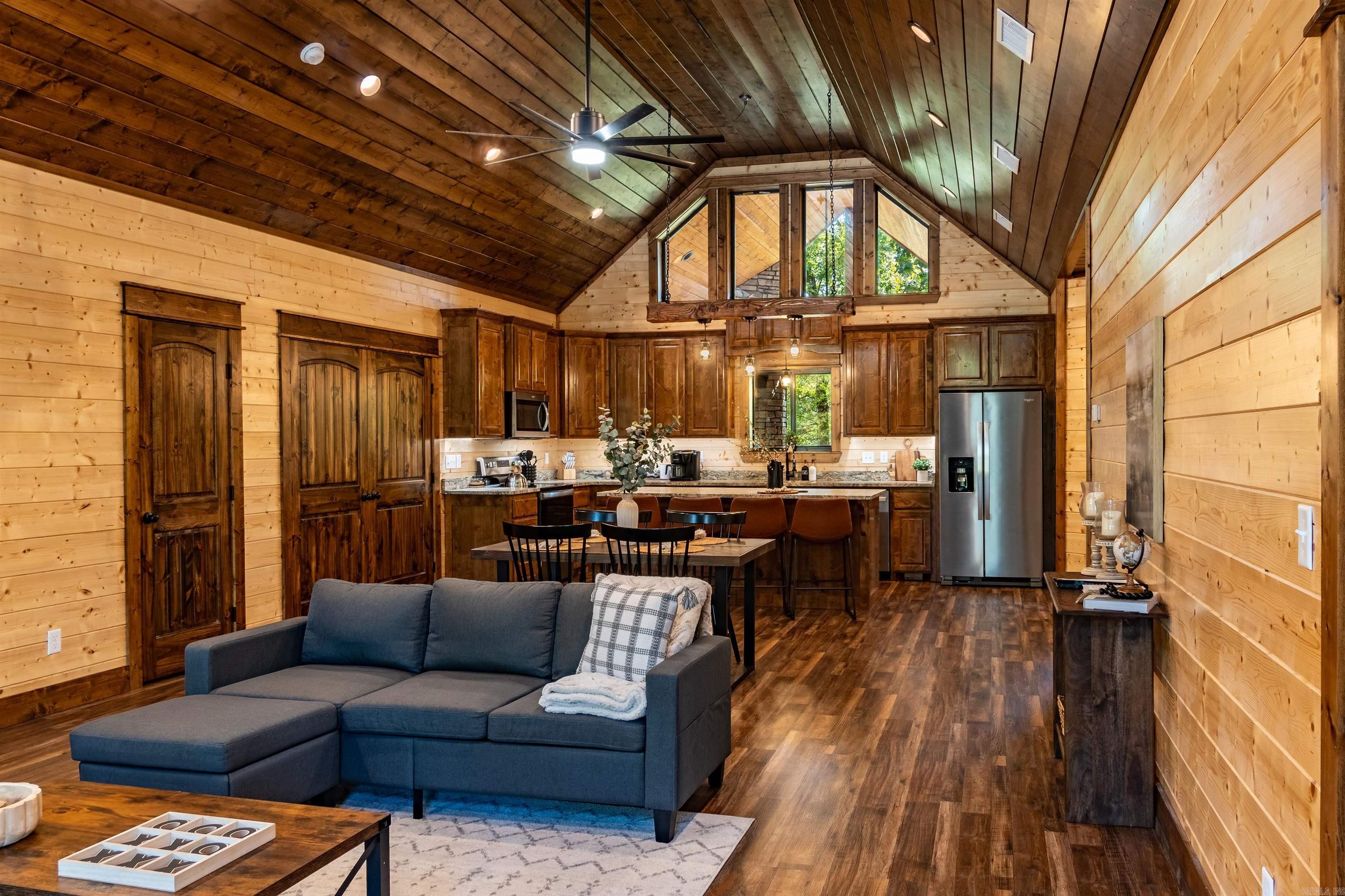 772  Hickory Post  Hochatown, OK