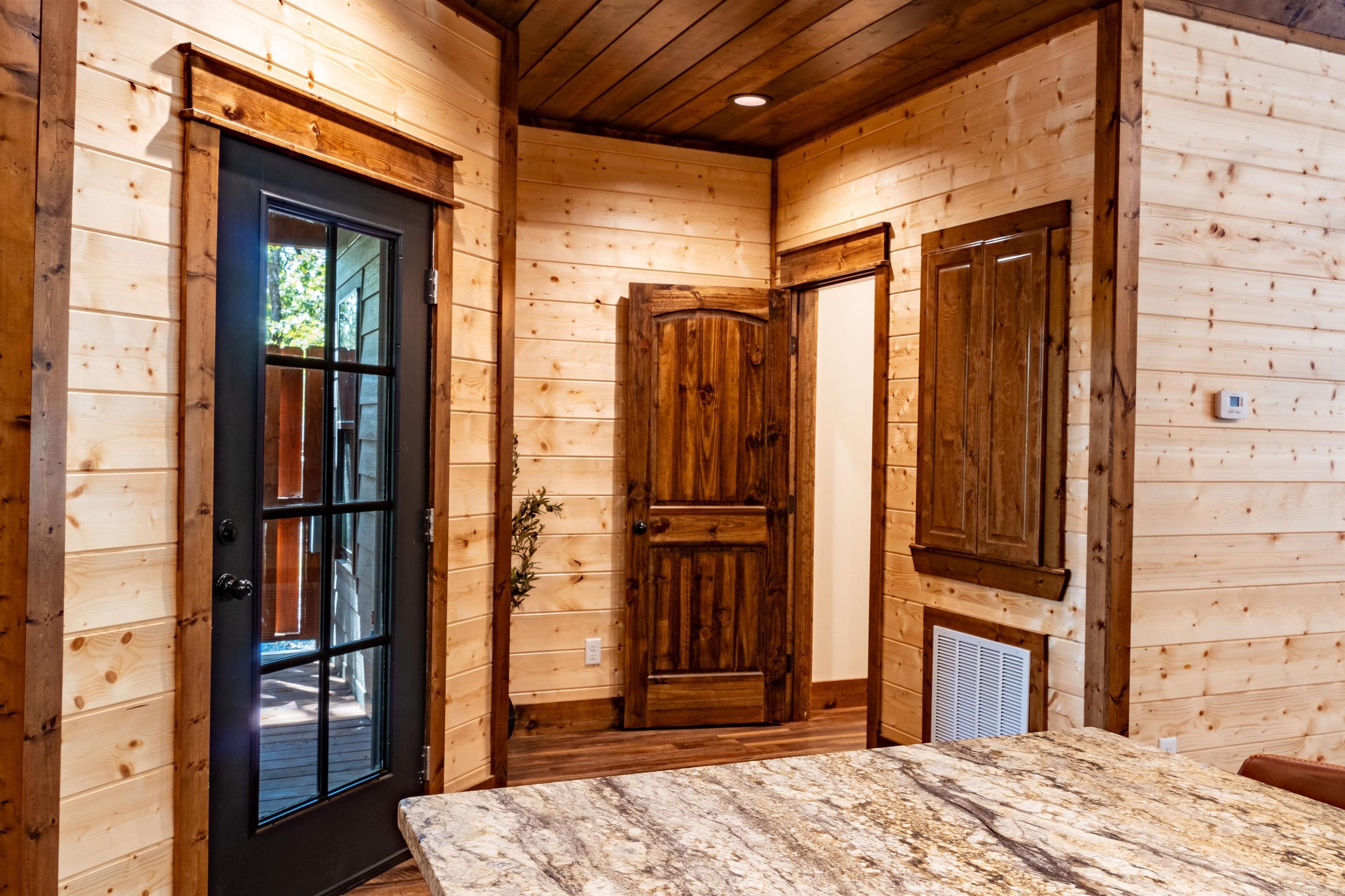 772  Hickory Post  Hochatown, OK