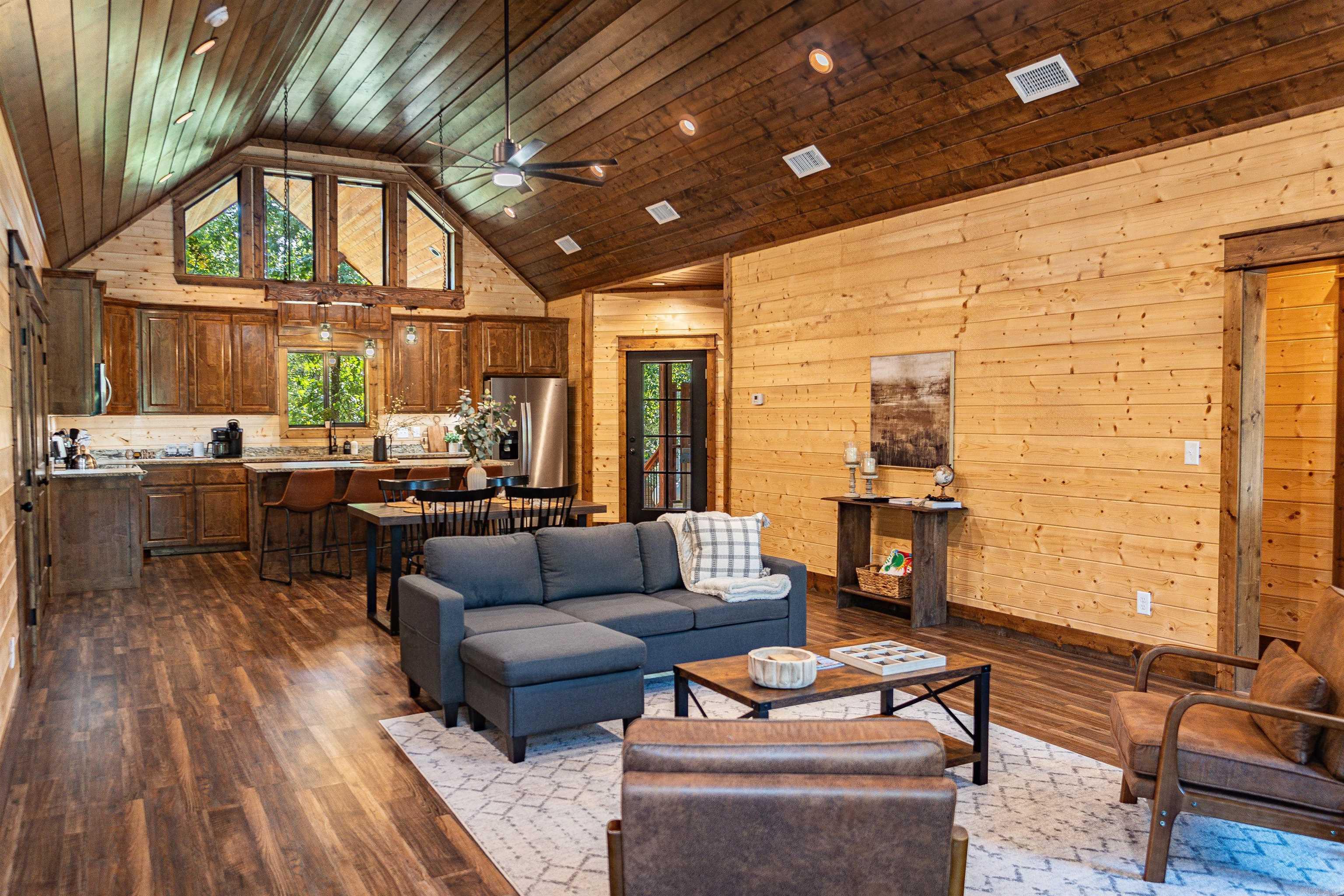 772  Hickory Post  Hochatown, OK
