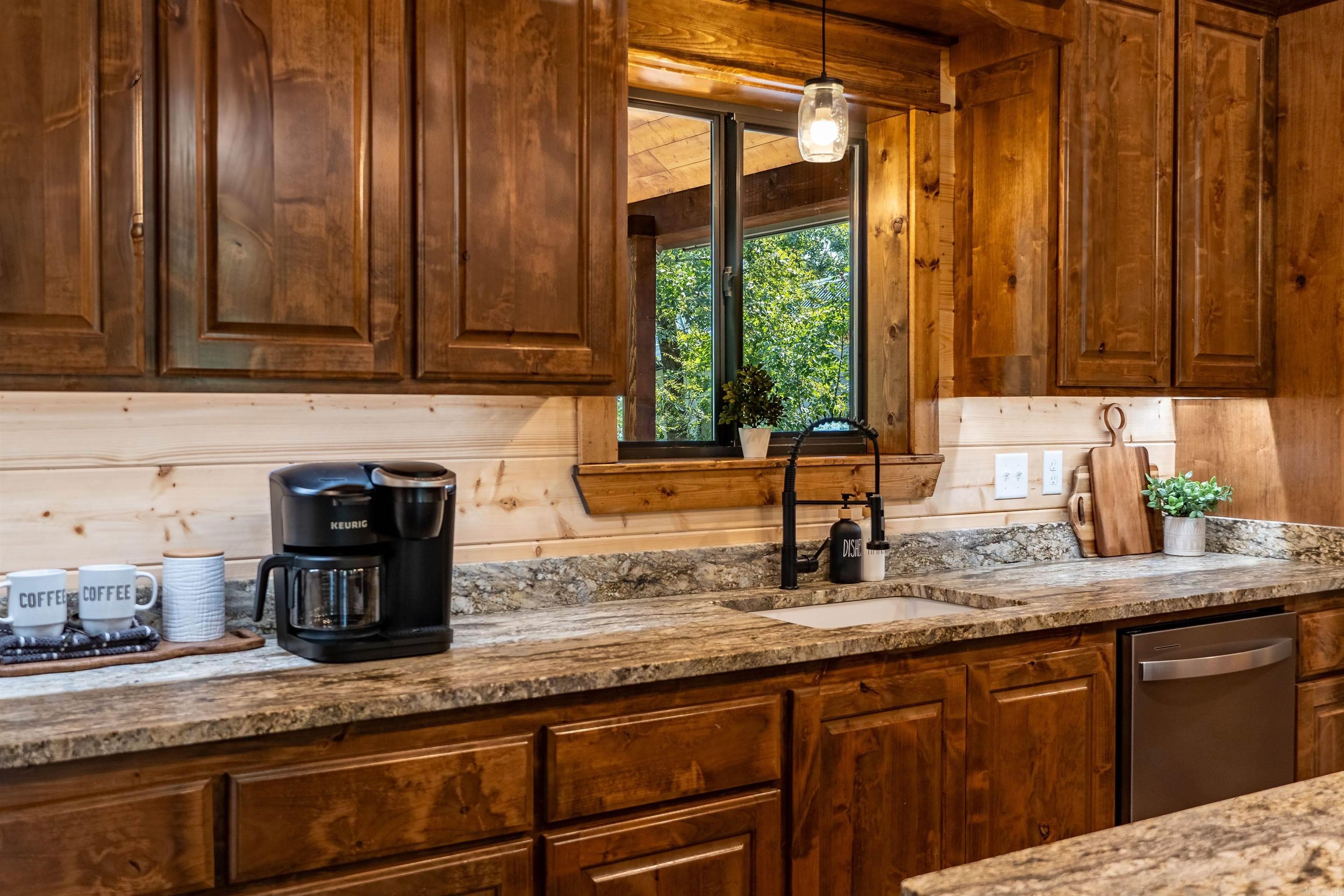 772  Hickory Post  Hochatown, OK