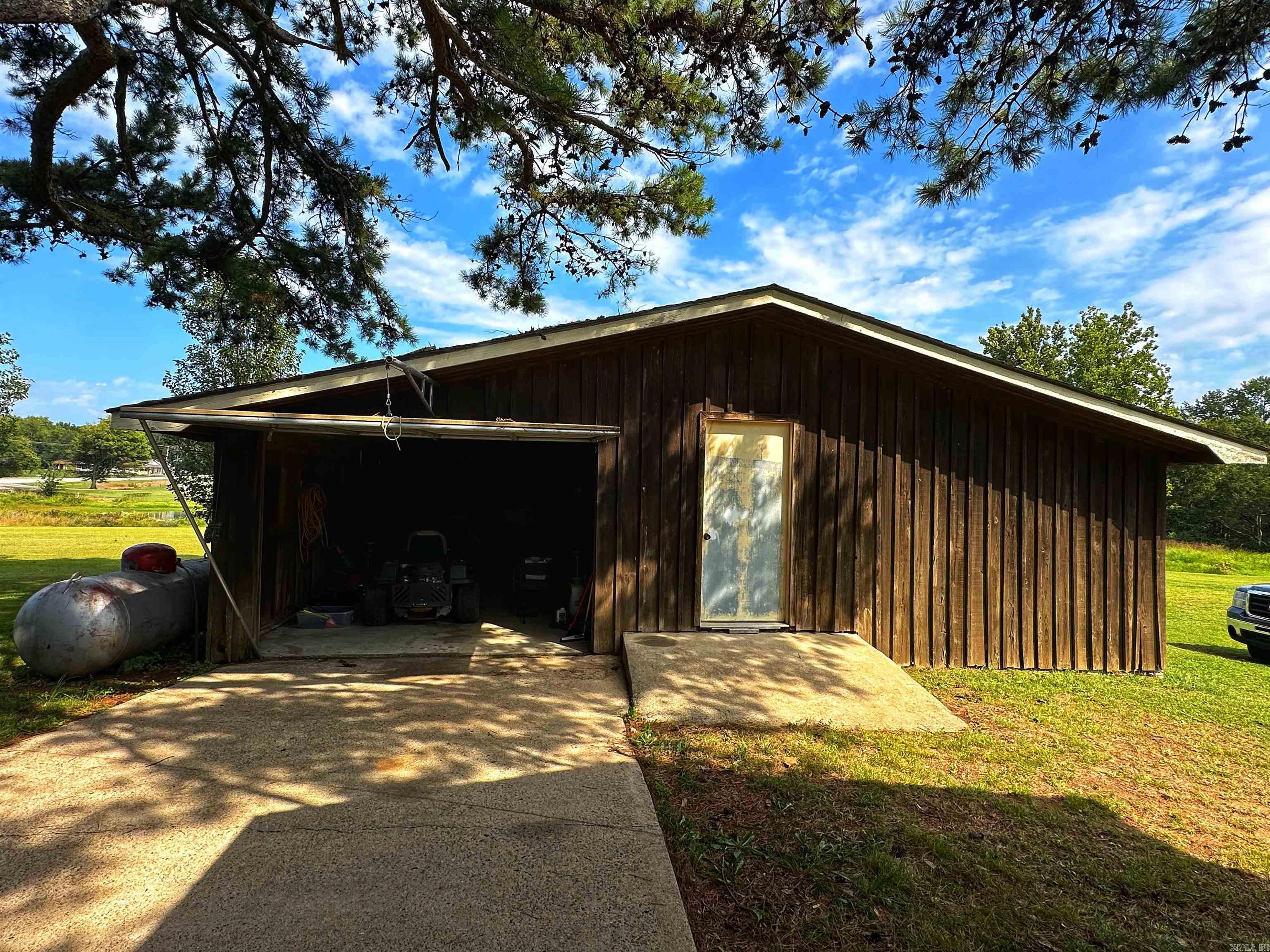 765  Main  Pleasant Plains, AR