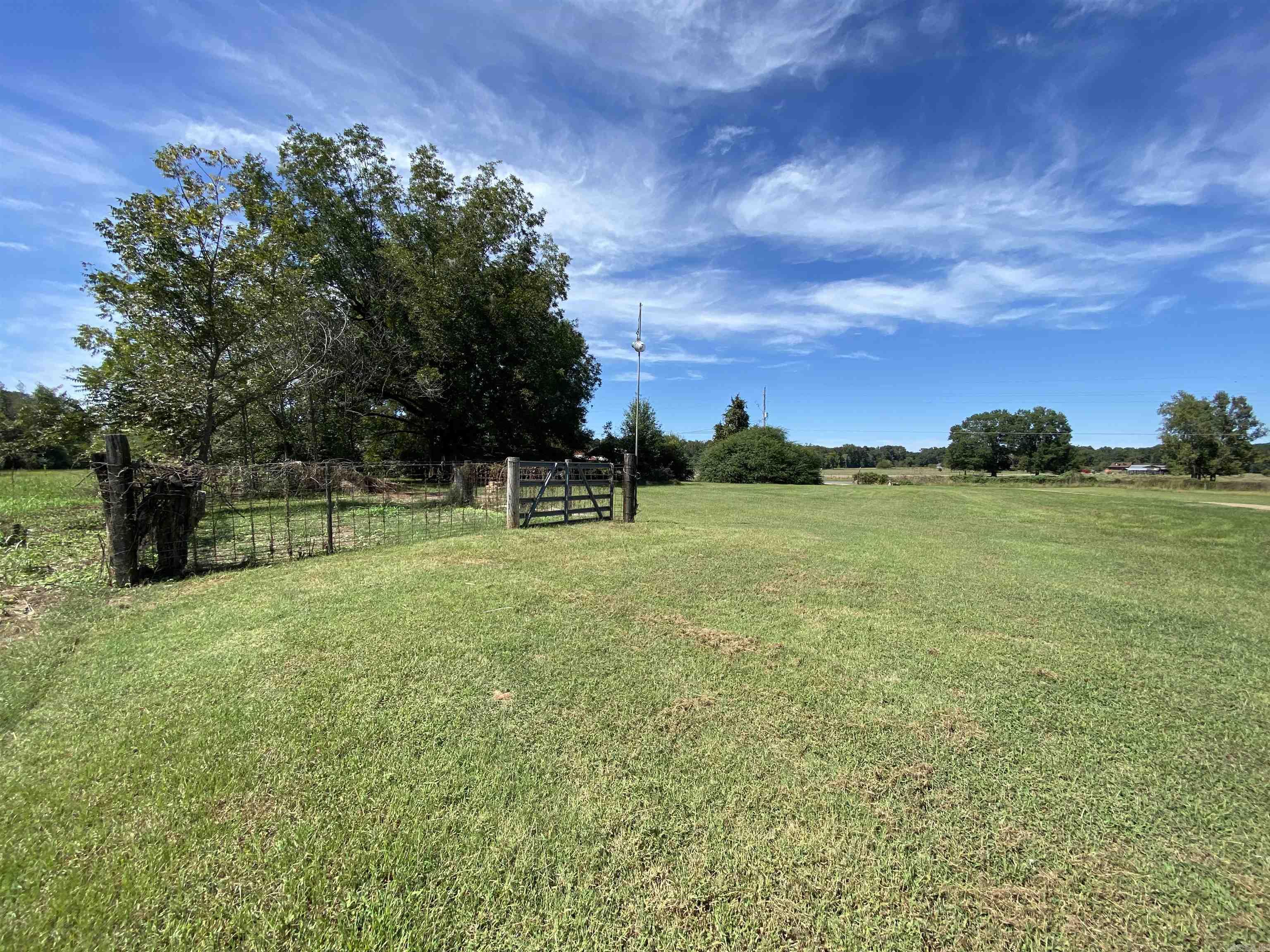 1805  Hwy 27 N 1797 Hwy 27 N Nashville, AR