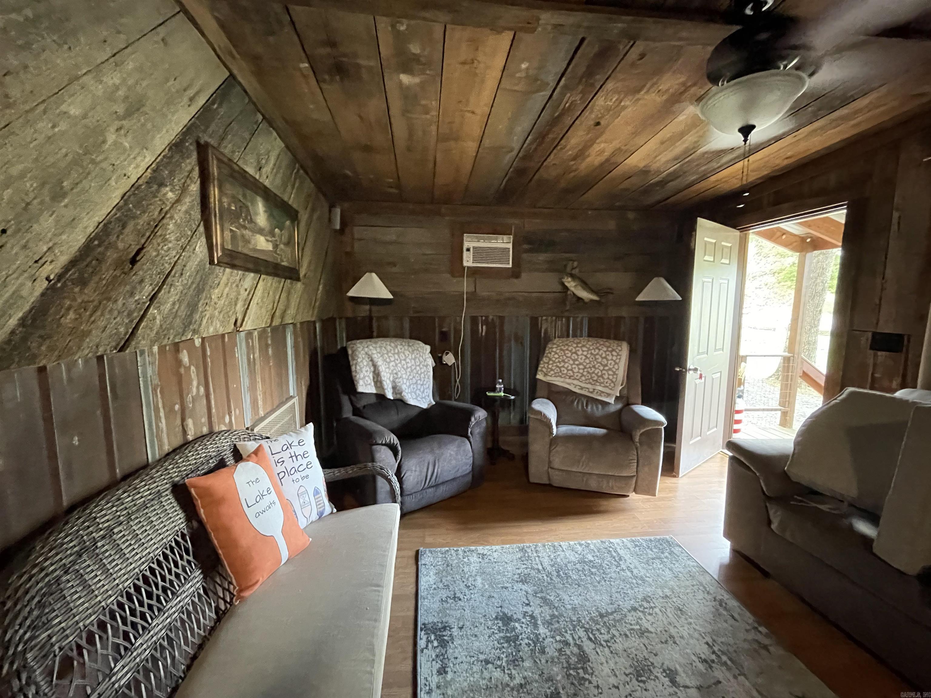 4 Holley Road Edgemont, AR 72044