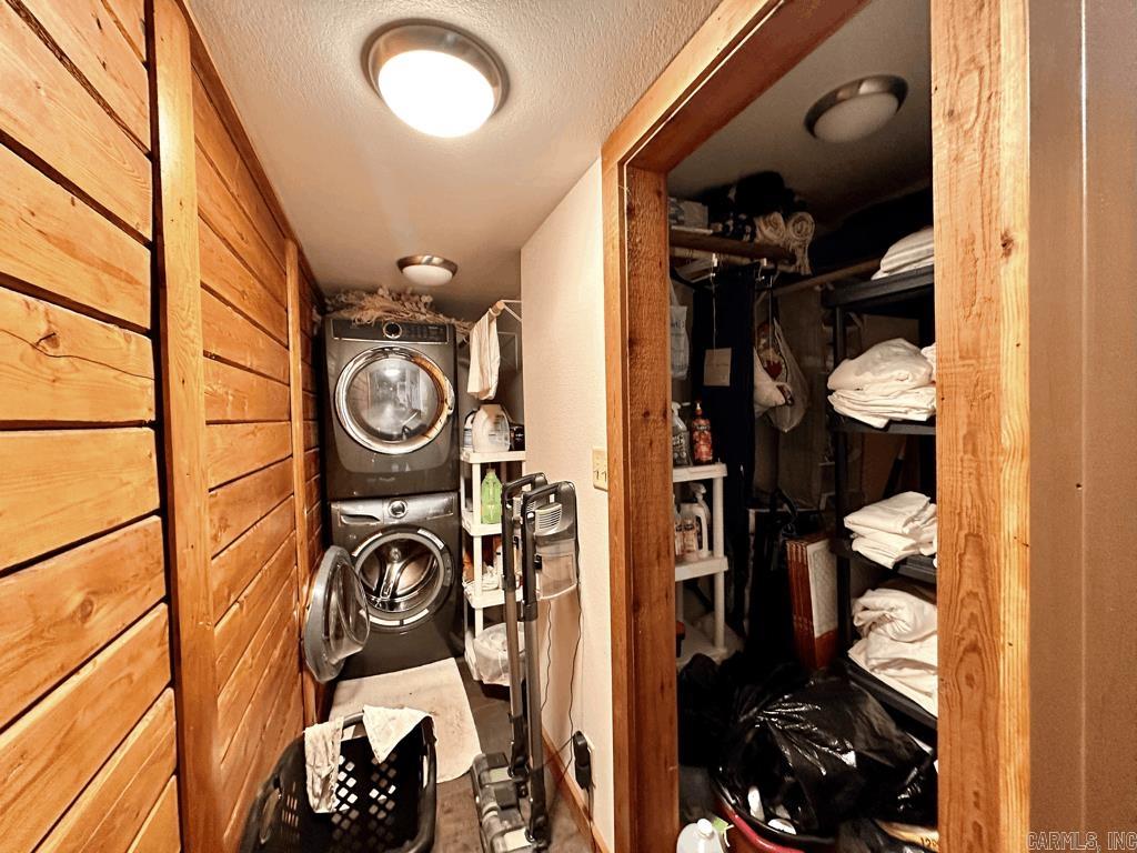 47  Chigger Hill  Story, AR