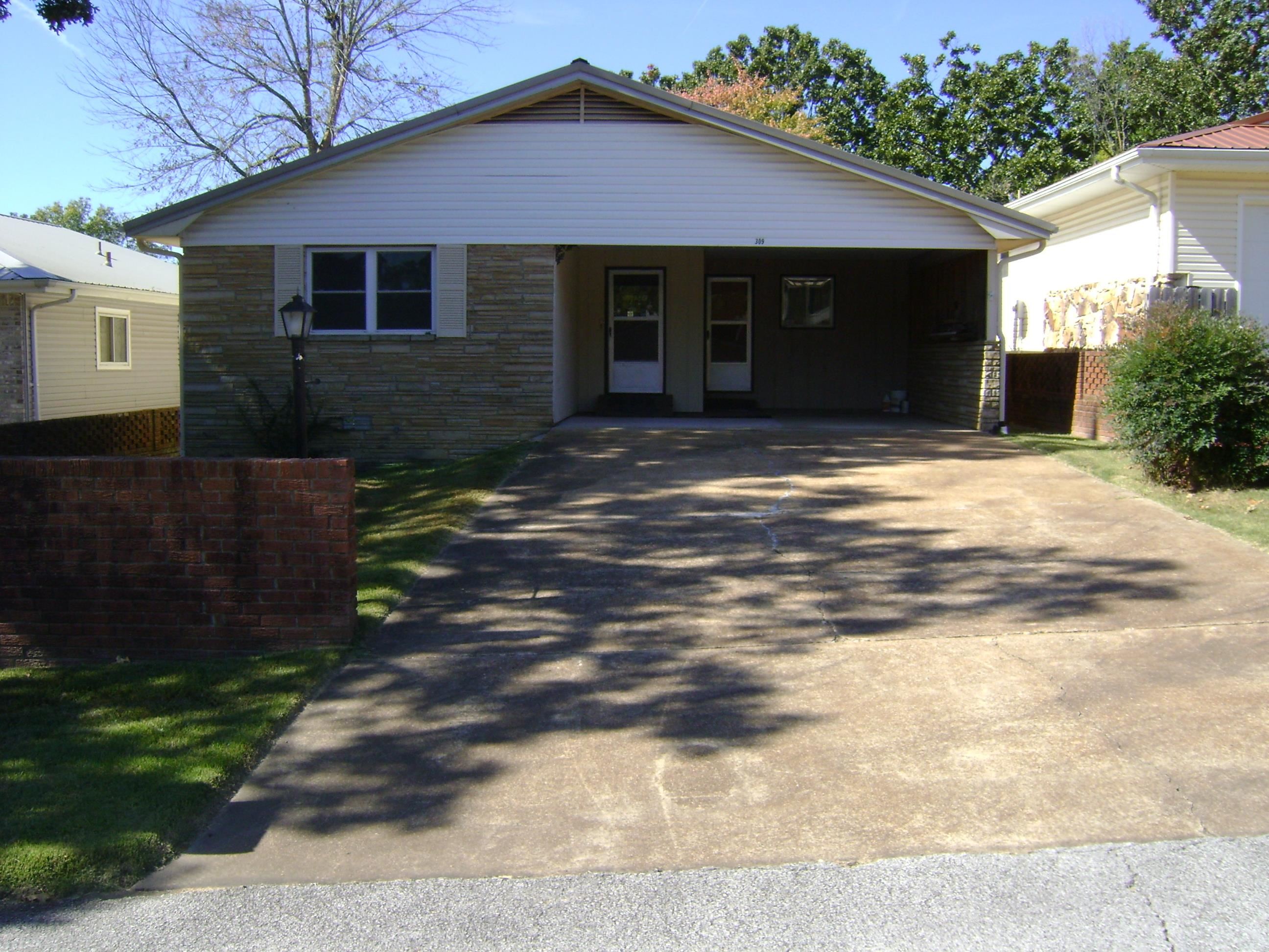309  Parliament Drive  Horseshoe Bend, AR