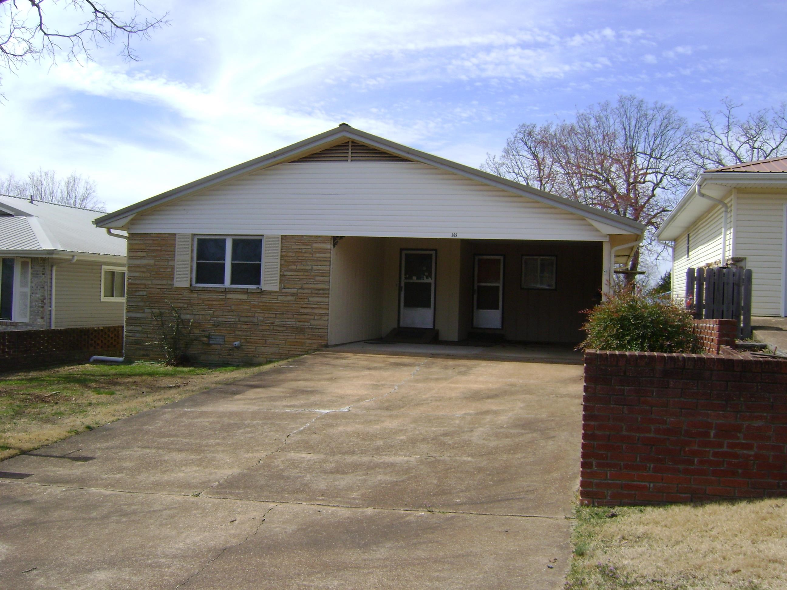 309  Parliament Drive  Horseshoe Bend, AR