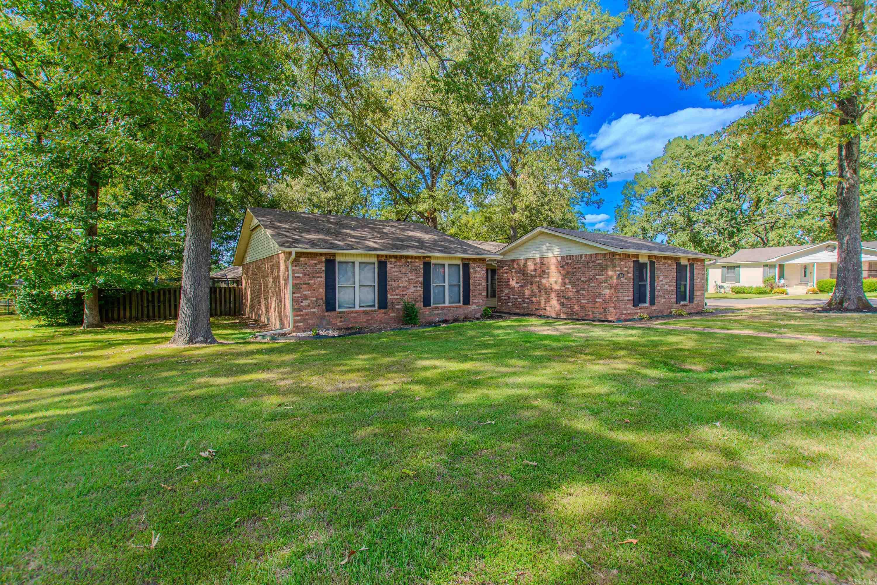 702  Edgemoor  Benton, AR