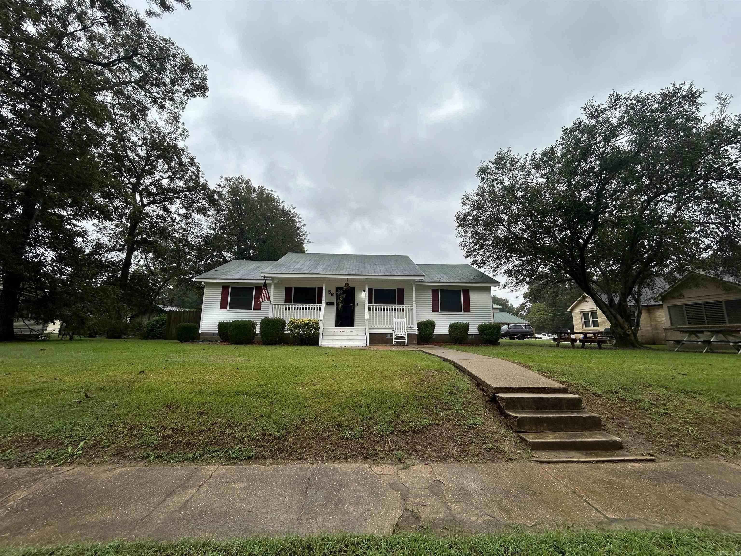 56 E Mississippi St  Marianna, AR